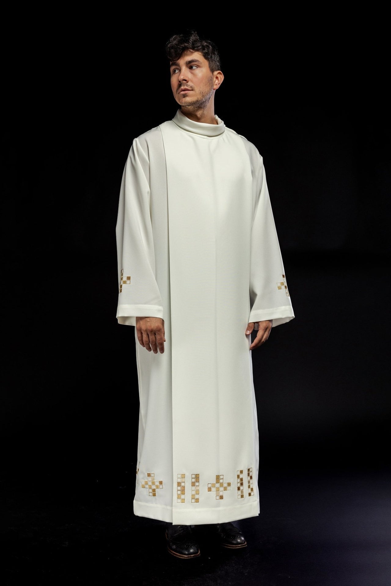 Alba Kapłańska Ecru z Haftem Mozaikowych Krzyży - alba.pl