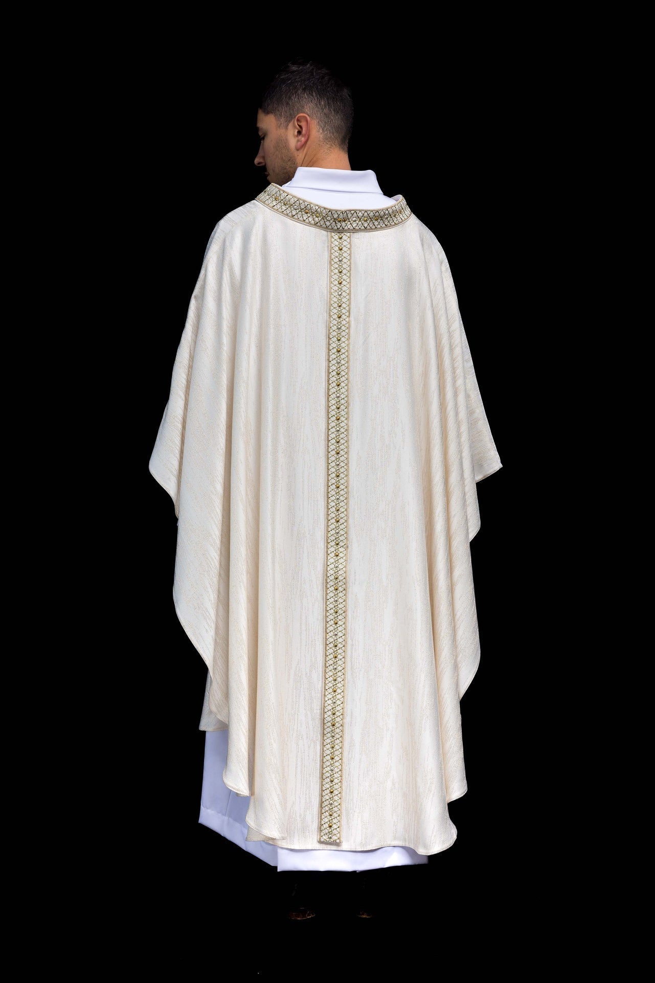 Biały Ornat Liturgiczny z Haftowanym Pasem i Kołnierzem - alba.pl