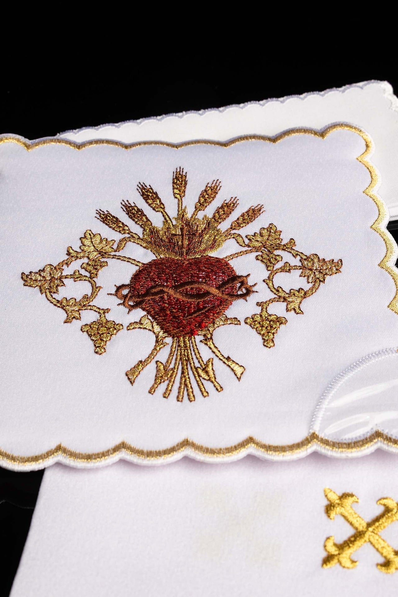 Bielizna Kielichowa Haftowana Serce Jezusa Komplet 4-częściowy - alba.pl