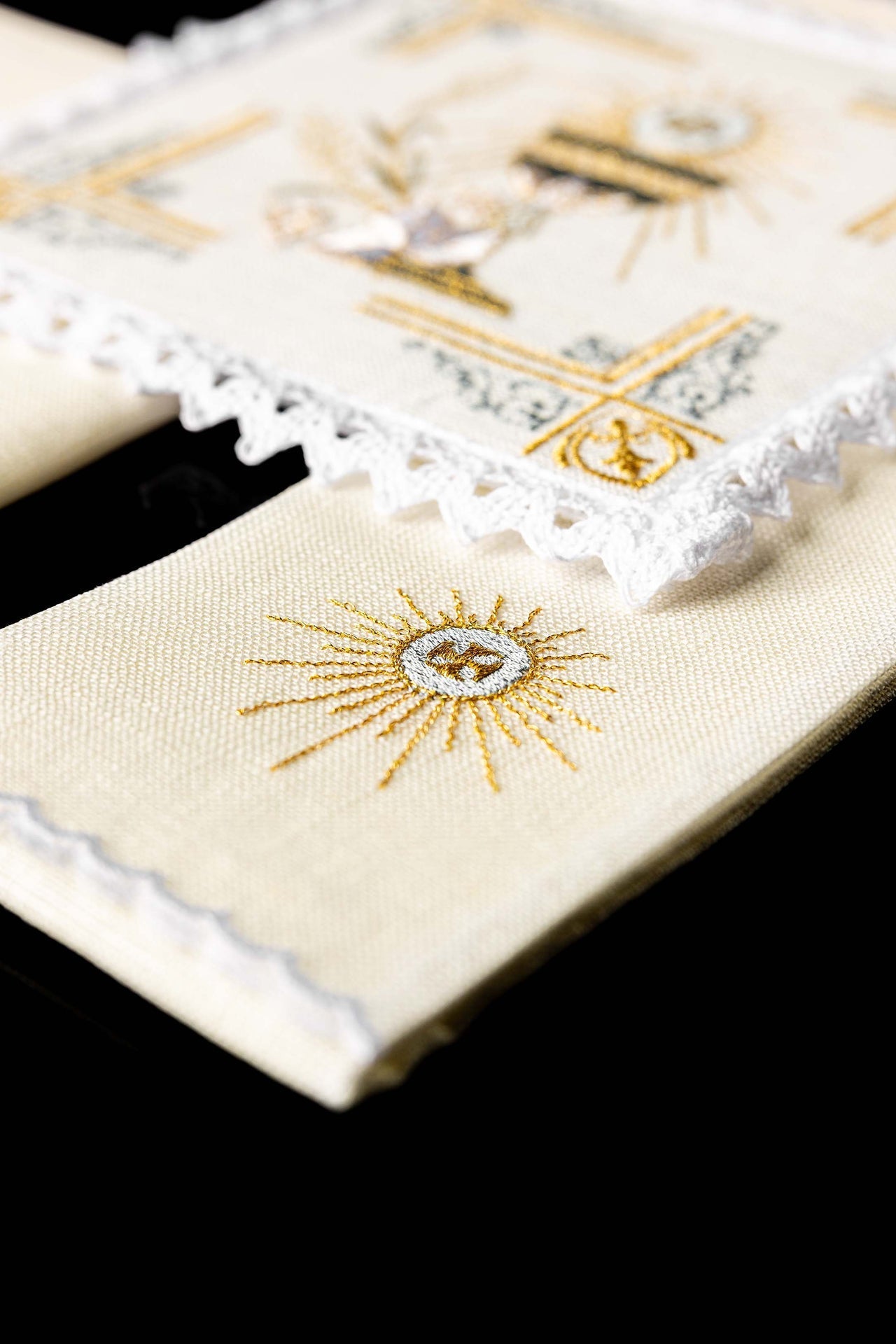 Bielizna Kielichowa Lniana Haftowana Kielich - Komplet Eucharystyczny - alba.pl