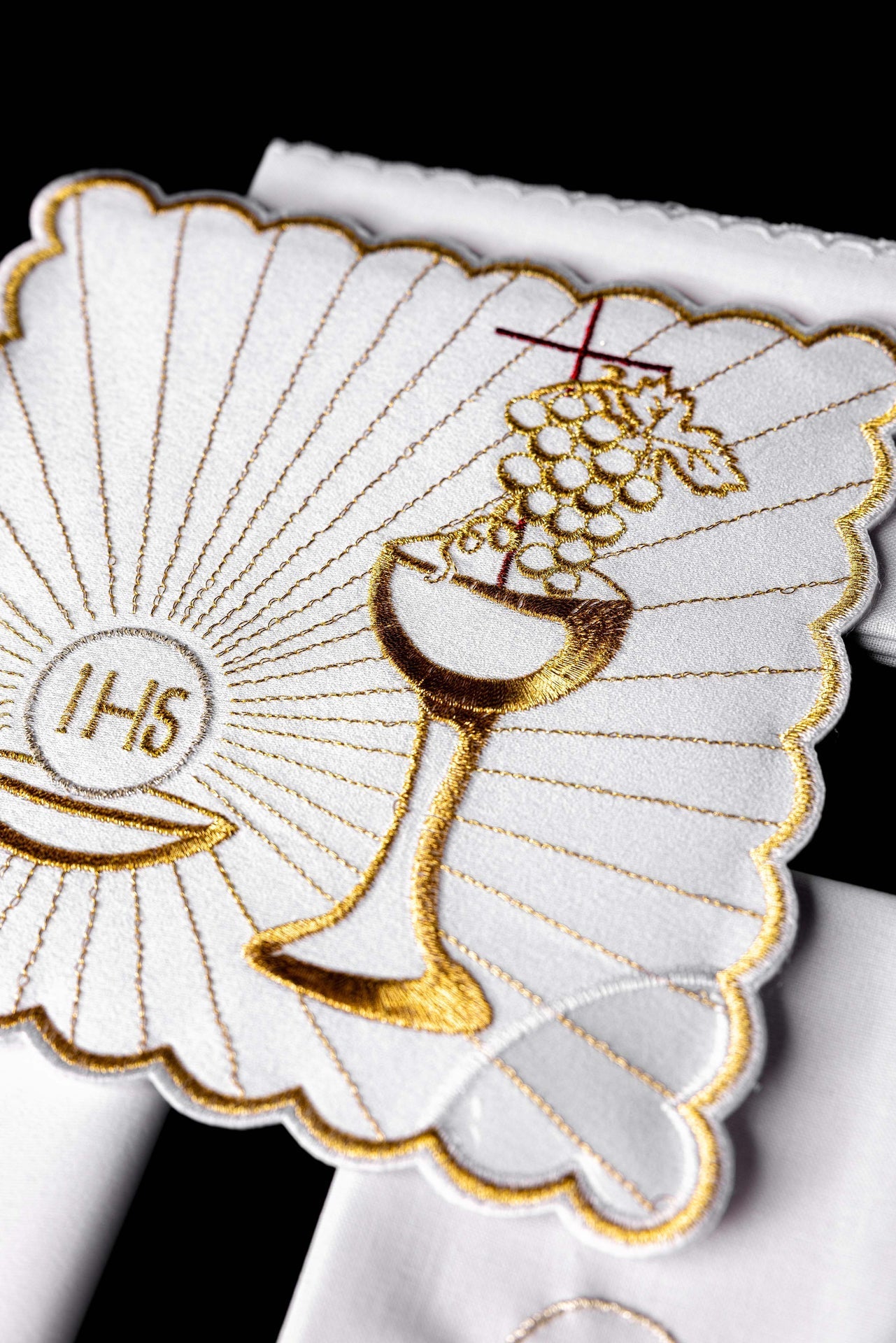 Bielizna Kielichowa Z Haftem Eucharystycznym Złota Nić - alba.pl