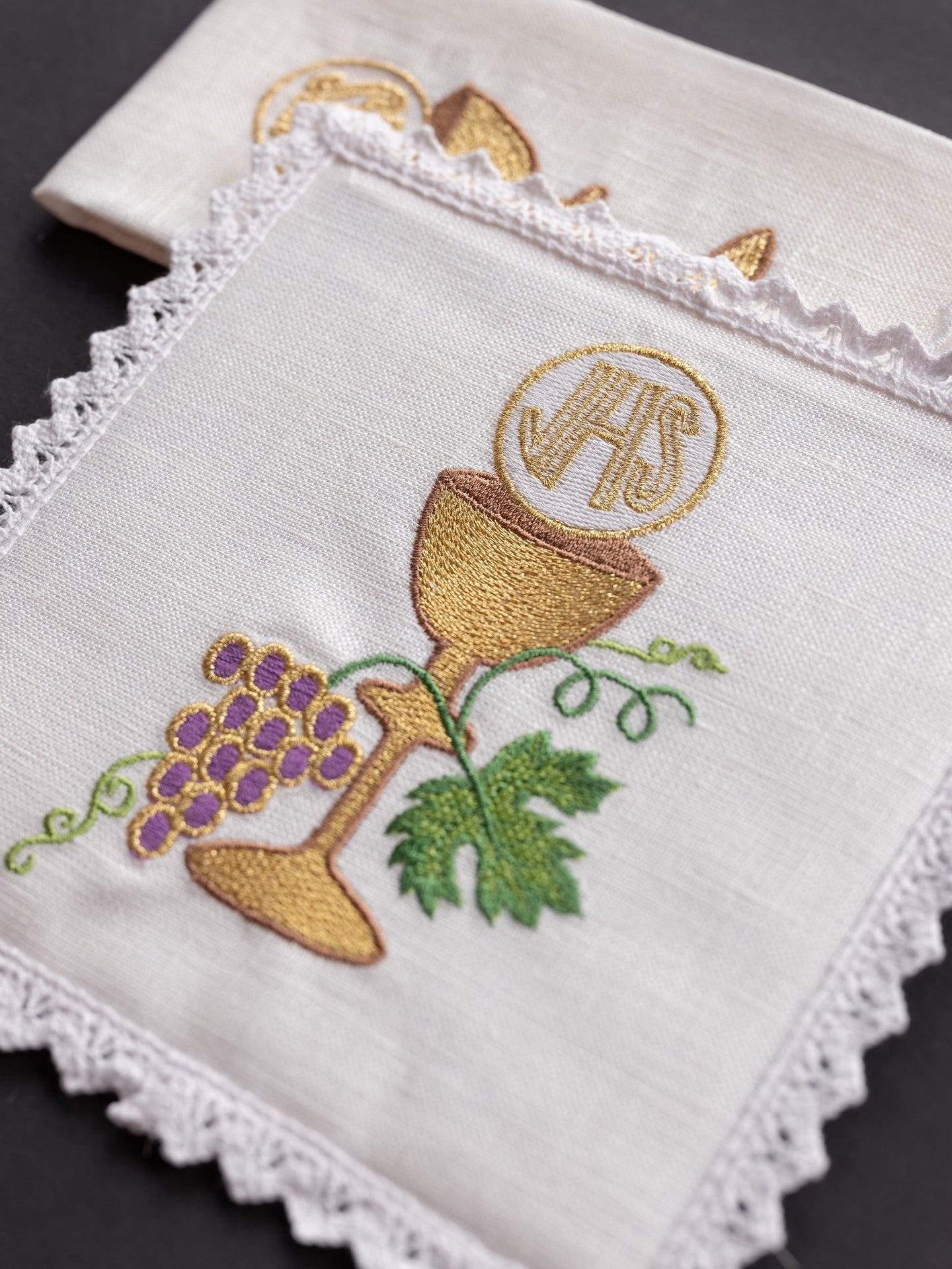 Bielizna Kielichowa z Haftowanym Kielichem Eucharystycznym Złota Nić - alba.pl