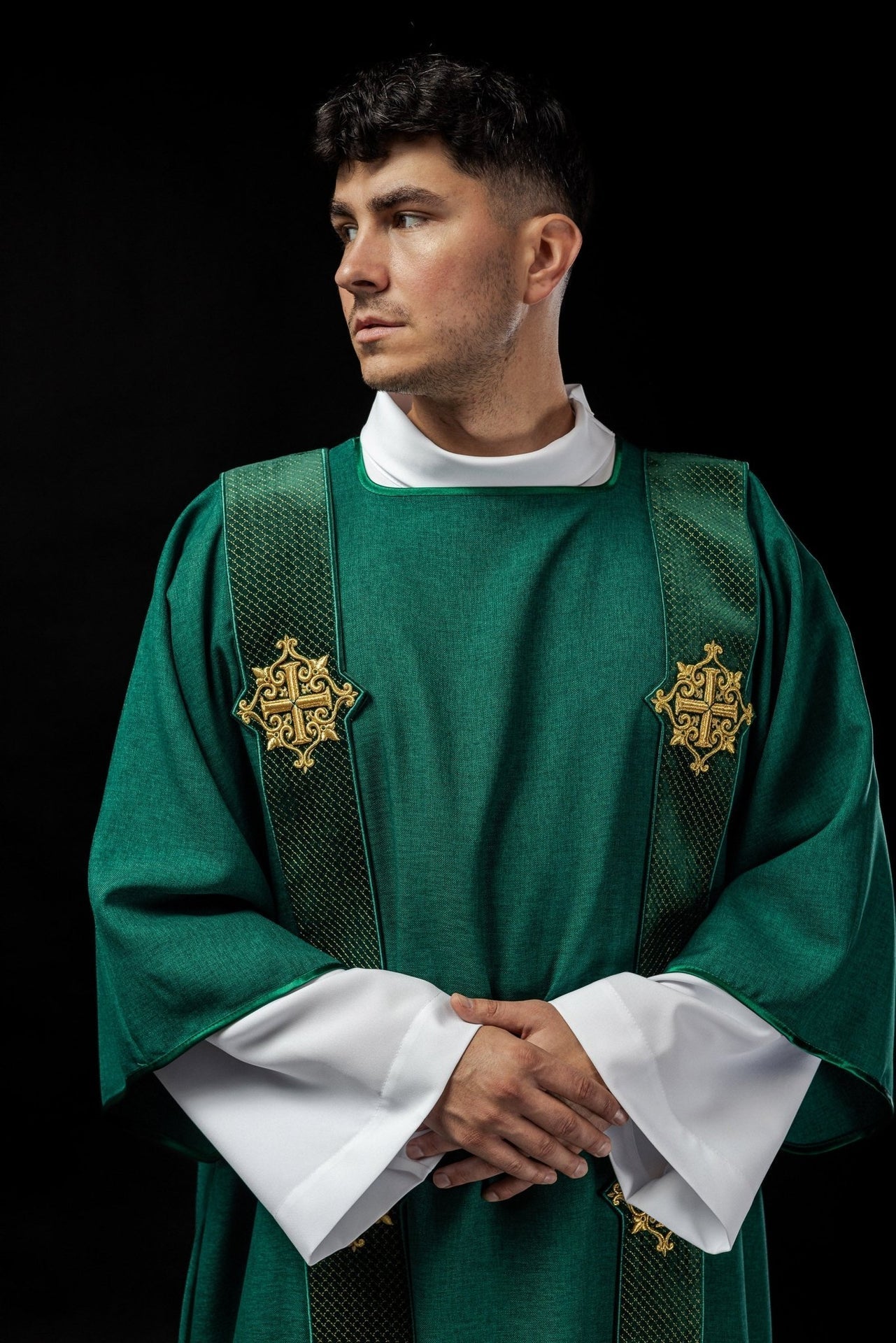 Dalmatyka Aksamitna Zielona z Pasami i Krzyżem - alba.pl