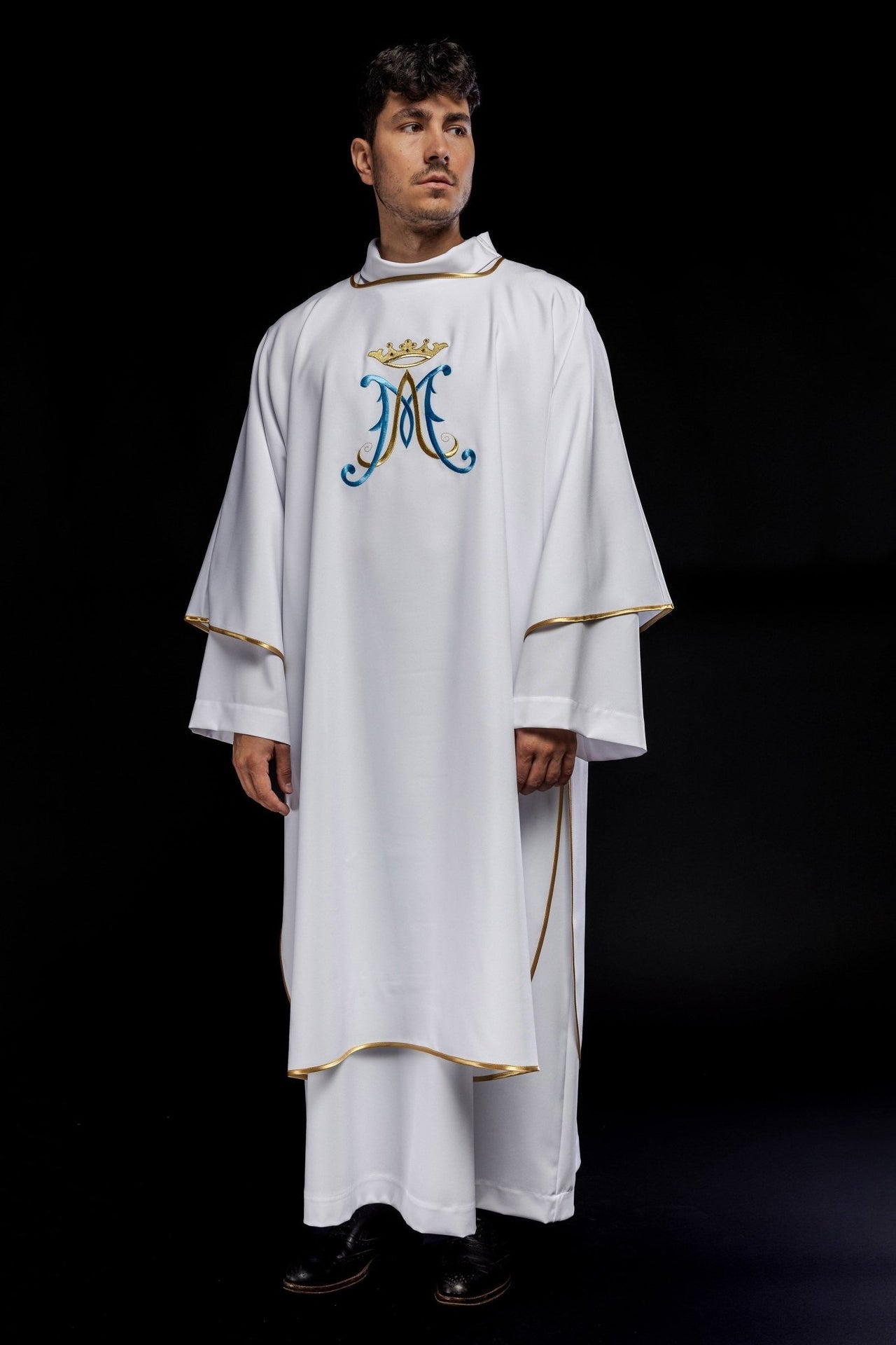 Dalmatyka Liturgiczna Biała z Haftem Maryjnym Złotym - alba.pl