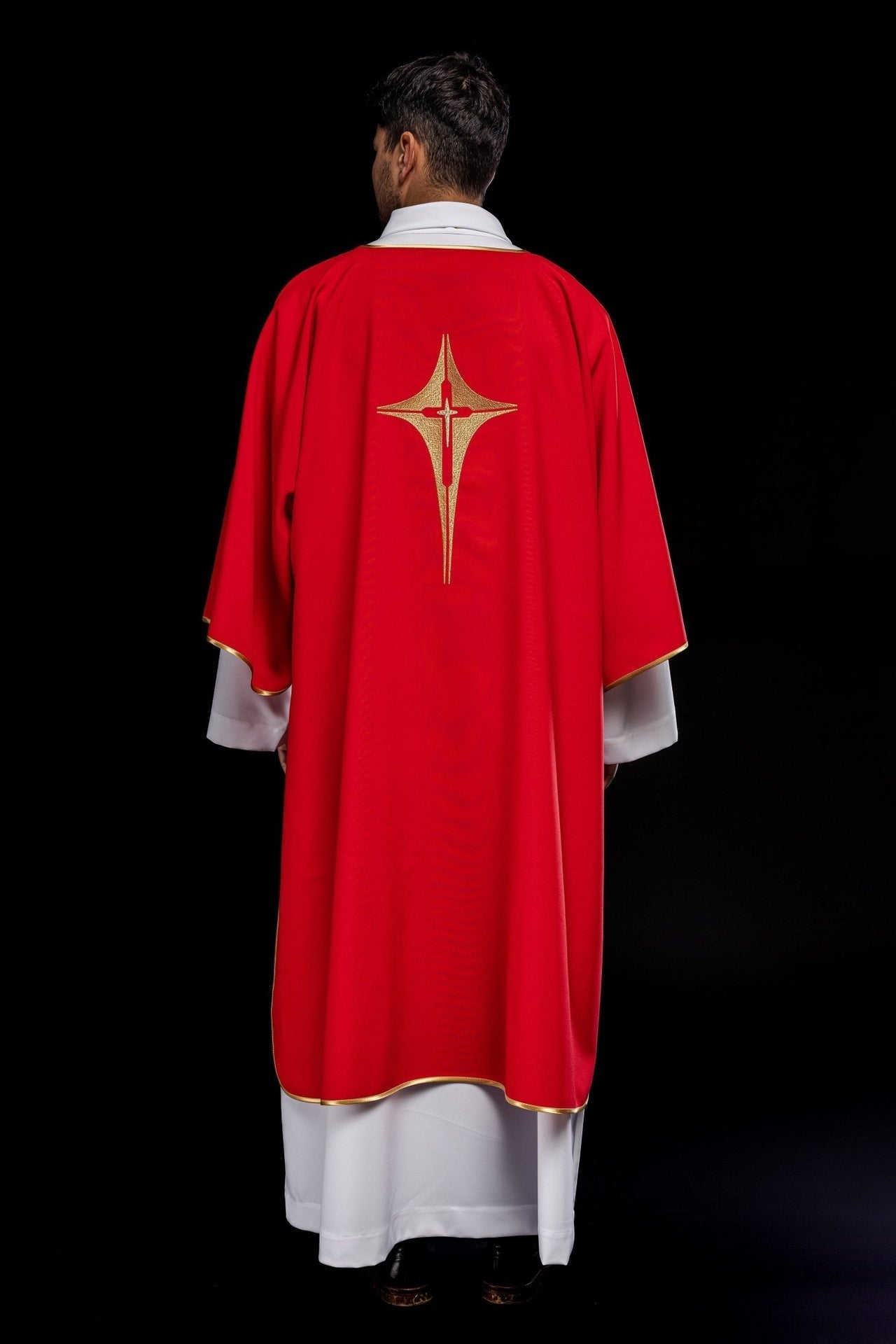Dalmatyka Liturgiczna Czerwona z Haftem Złotego Krzyża - alba.pl