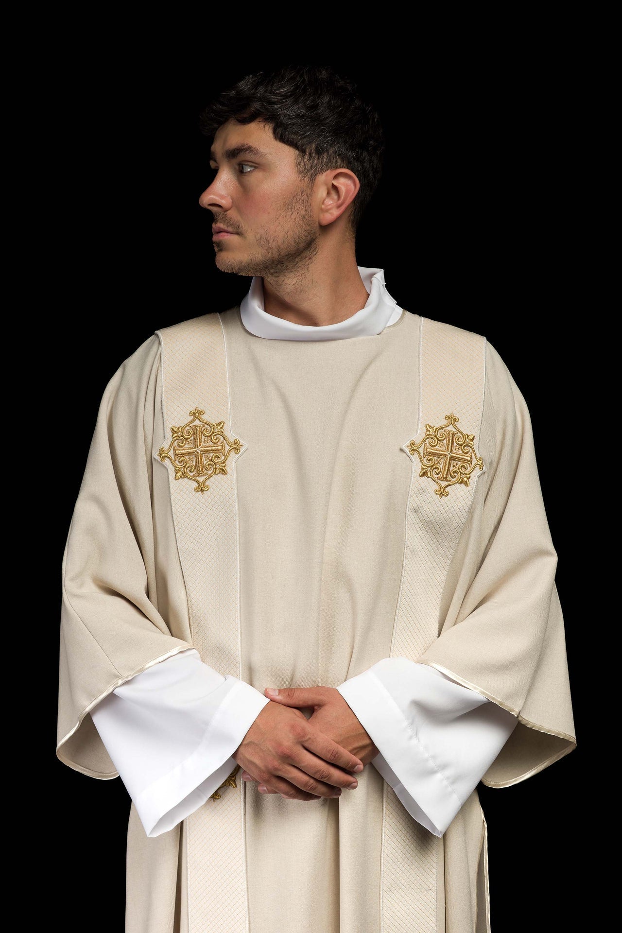 Dalmatyka Liturgiczna Ecru z Aksamitu - Krzyż na Pasach - alba.pl