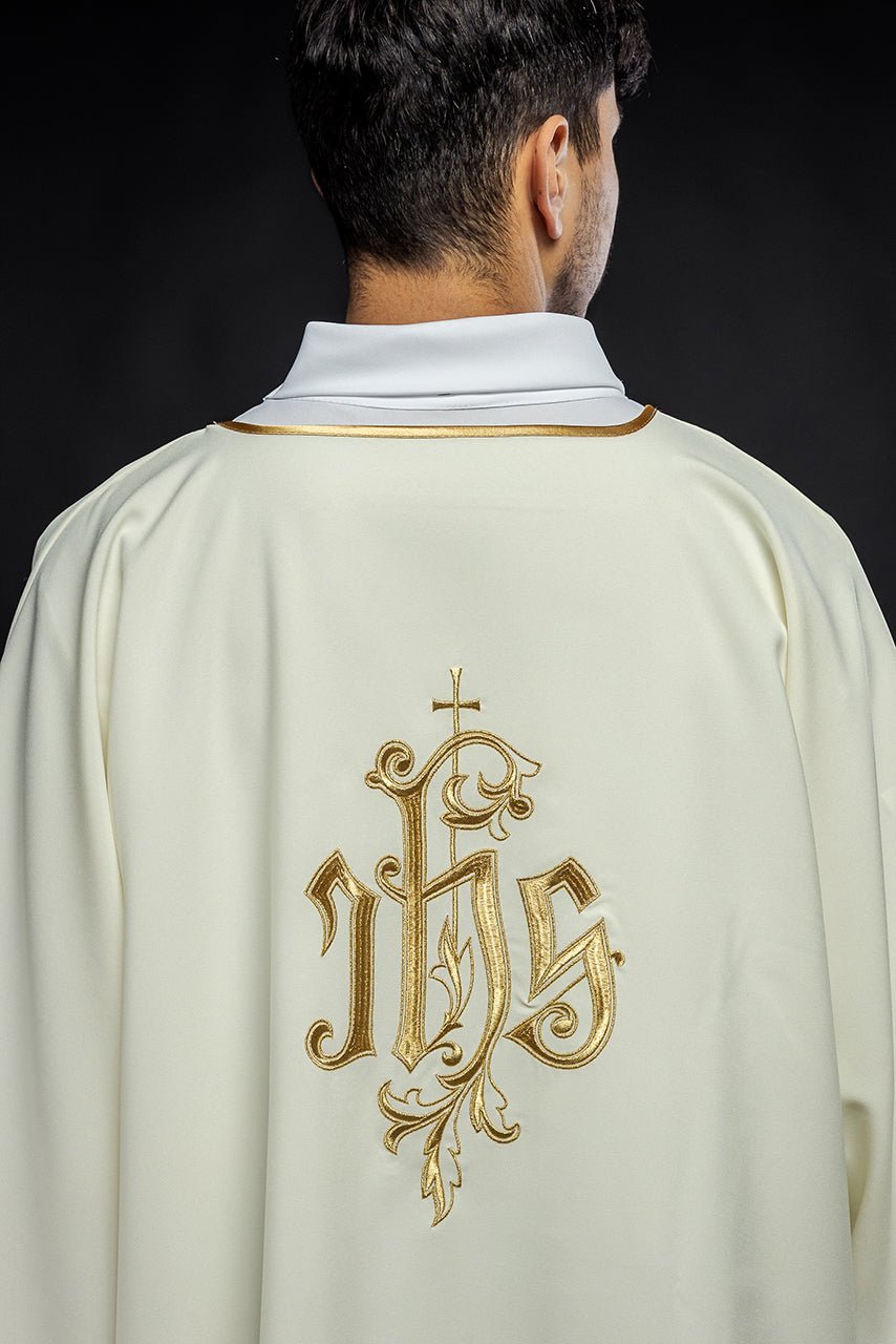 Dalmatyka Liturgiczna Ecru z Haftem IHS - Komplet ze Stułą - alba.pl