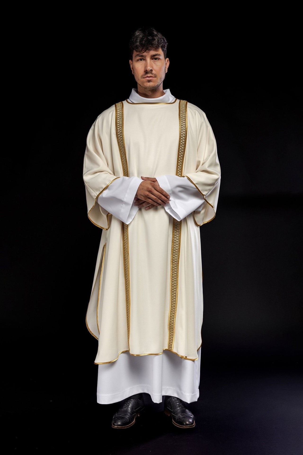 Dalmatyka Liturgiczna Ecru Złote Pasy - Elegancka Szata Diakońska - alba.pl