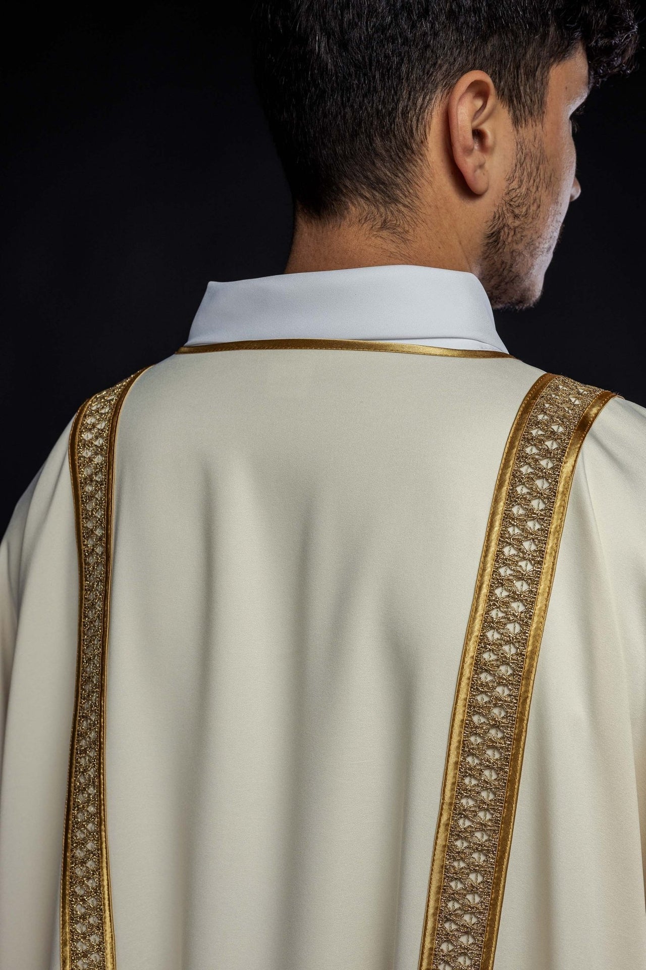 Dalmatyka Liturgiczna Ecru Złote Pasy - Elegancka Szata Diakońska - alba.pl