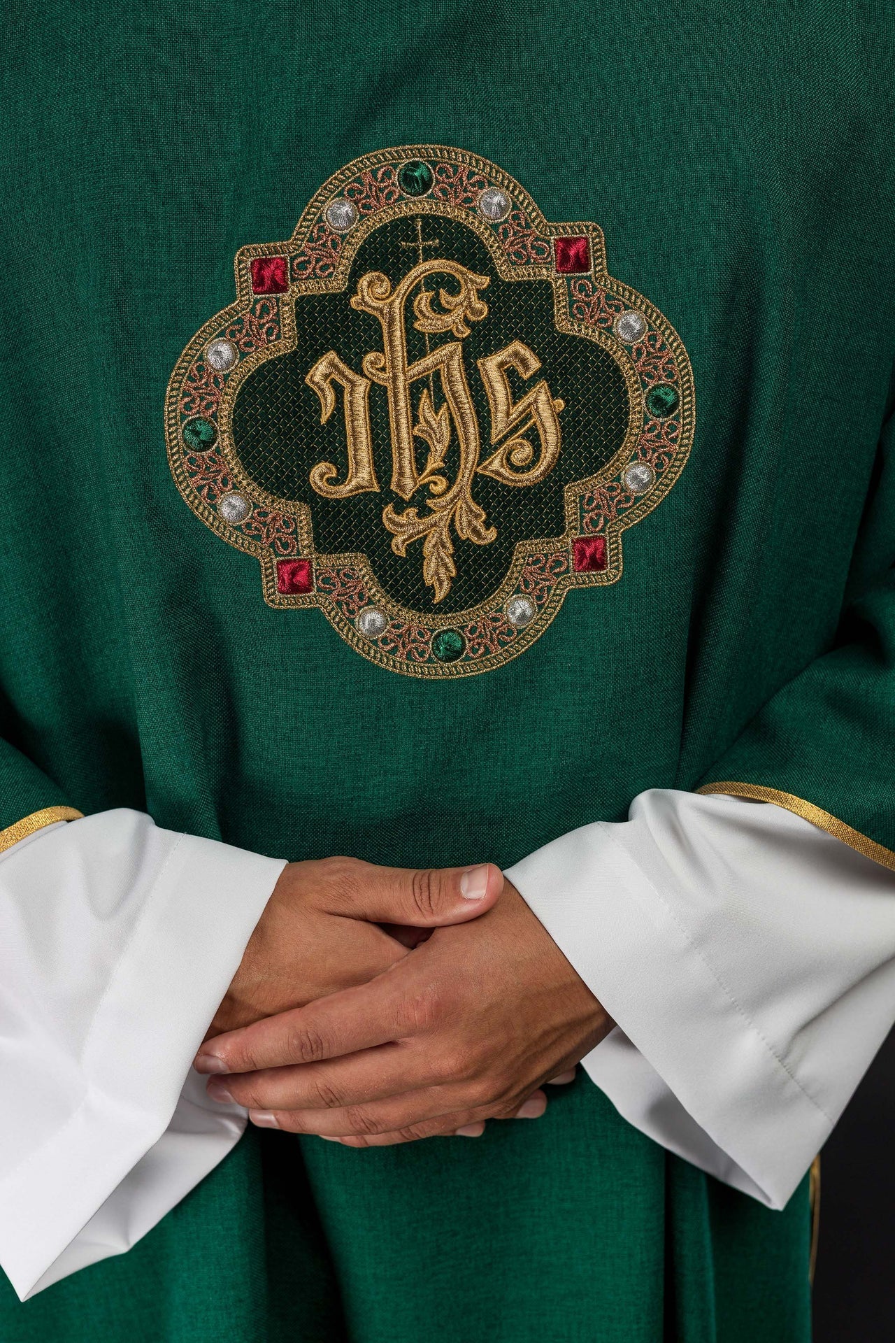 Dalmatyka Liturgiczna Zielona z Haftem IHS - Polska Produkcja - alba.pl