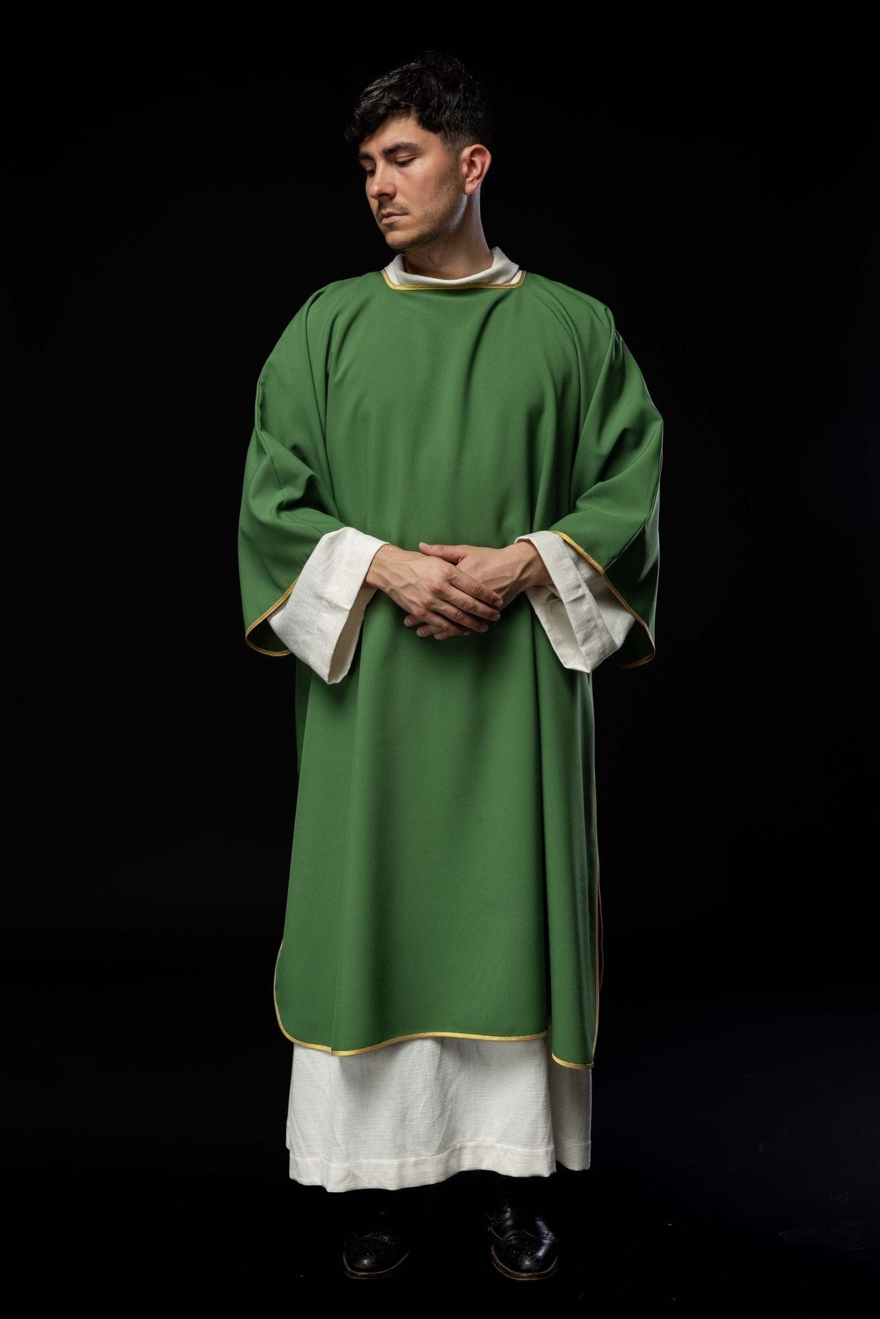 Dalmatyka Liturgiczna Zielona ze Złotą Lamówką - Gładka Tkanina - alba.pl