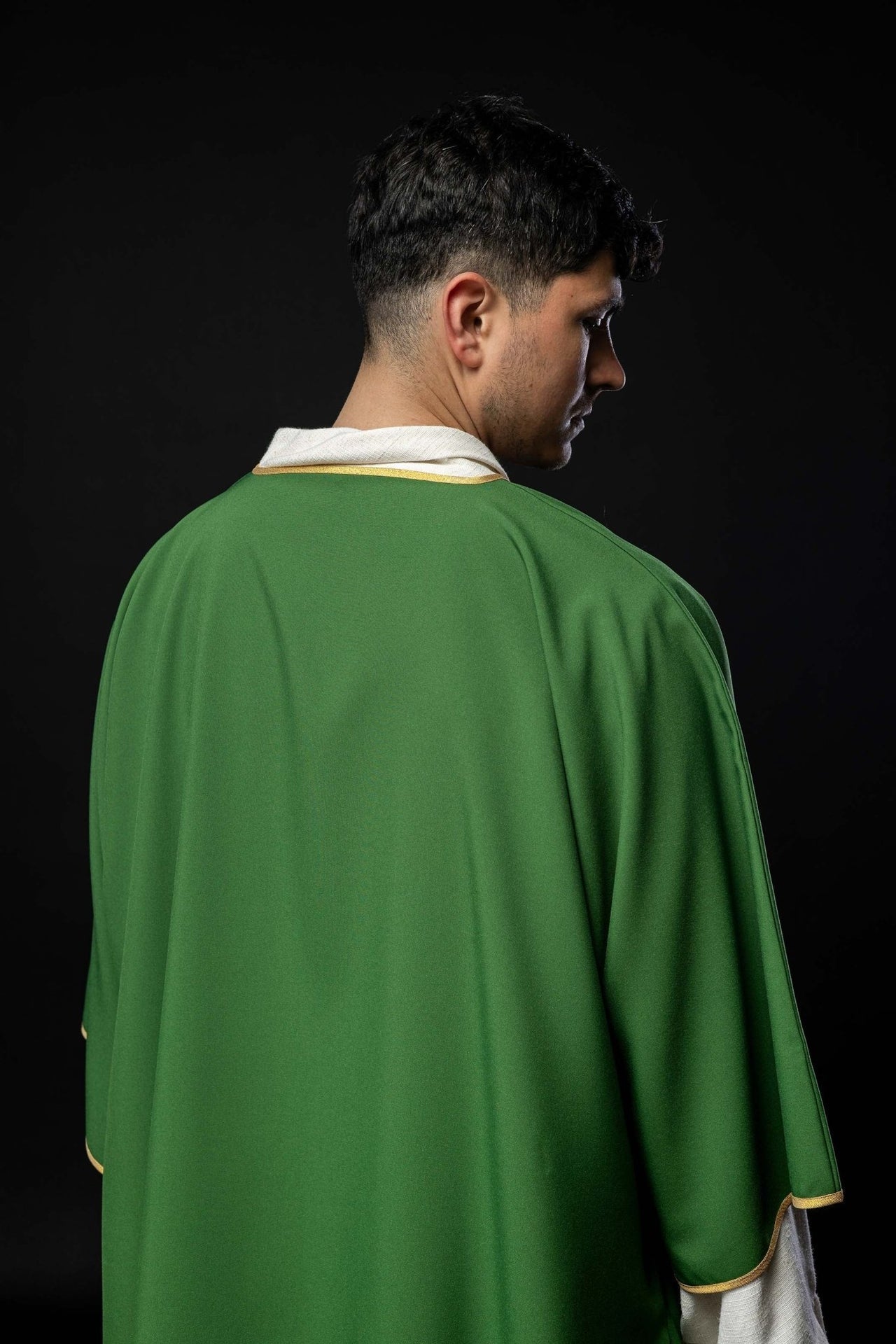Dalmatyka Liturgiczna Zielona ze Złotą Lamówką - Gładka Tkanina - alba.pl