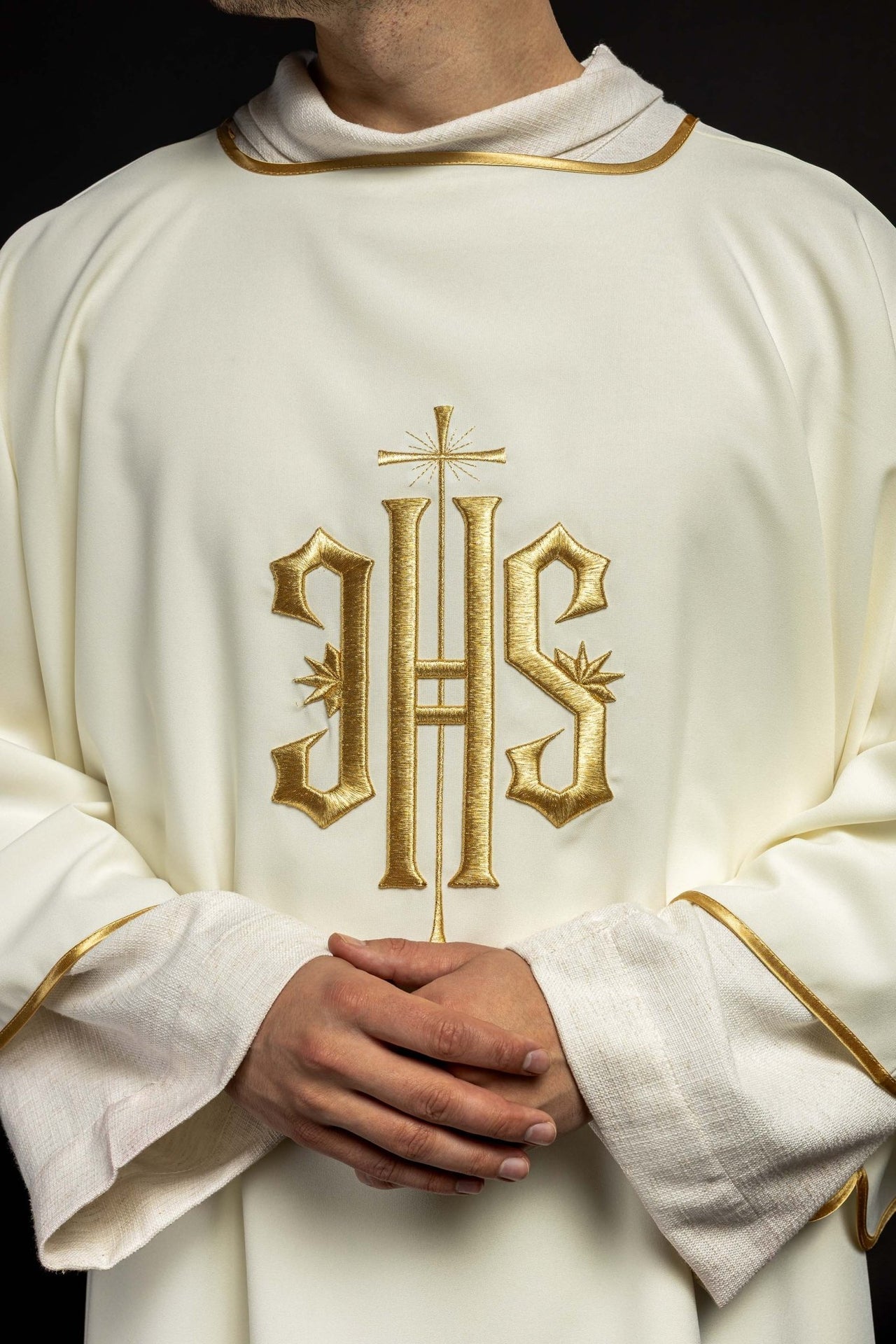 Dalmatyka Liturgiczna Złoty Haft IHS Komplet - Alba.pl - alba.pl