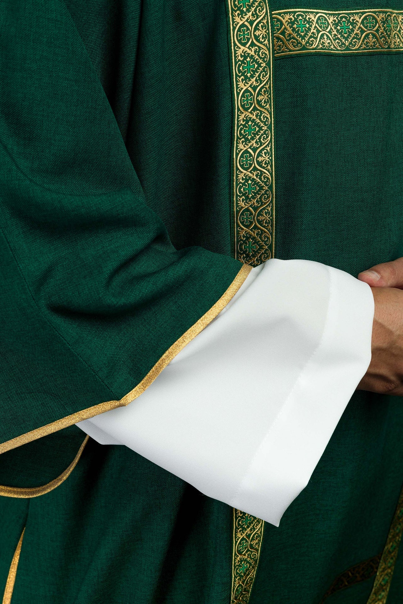 Dalmatyka Zielona ze Złotą Tasiemką Żakardową - Liturgiczna - alba.pl