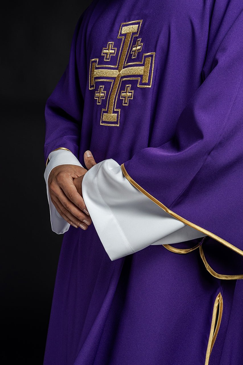 Fioletowa Dalmatyka Liturgiczna ze Złotym Krzyżem - Alba.pl - alba.pl