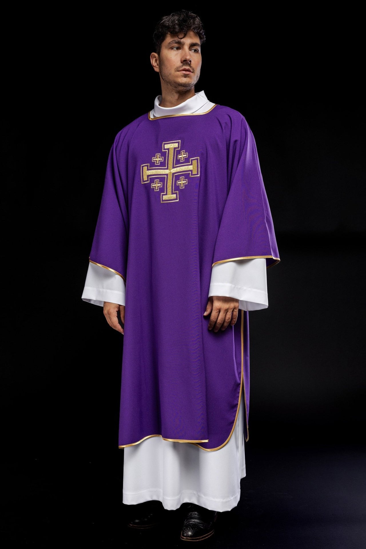 Fioletowa Dalmatyka Liturgiczna ze Złotym Krzyżem - Alba.pl - alba.pl