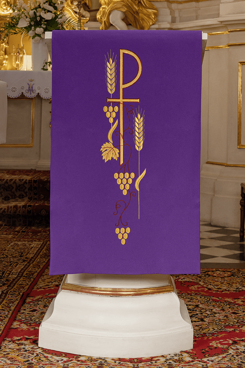 Fioletowa Serweta na Lektorium z Haftem PAX - Elegancka Dekoracja - alba.pl