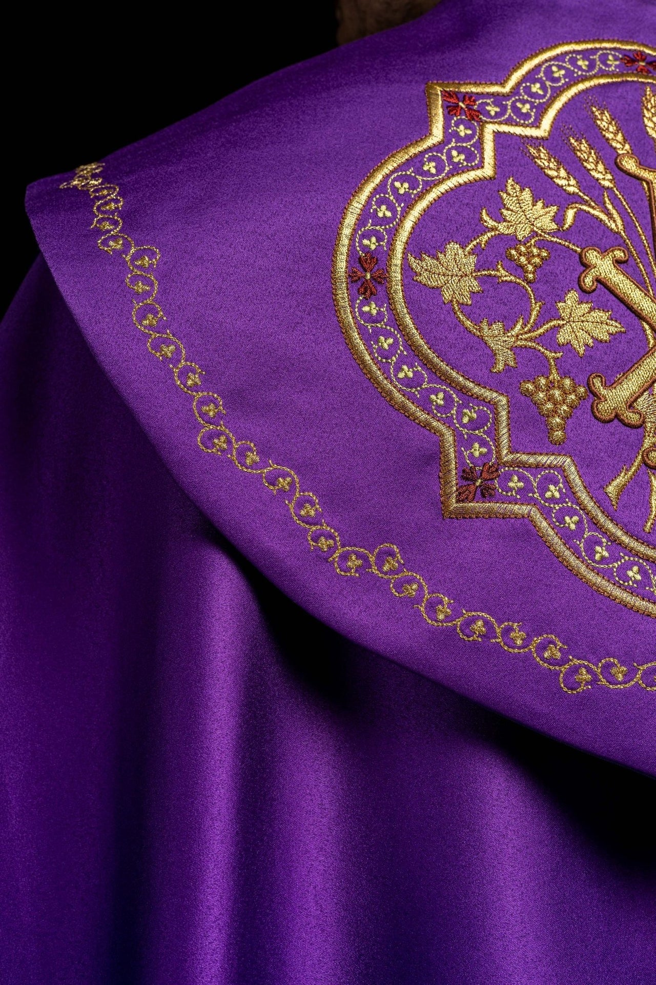 Kapa Eucharystyczna Fioletowa z Monogramem PX Haftowana - alba.pl