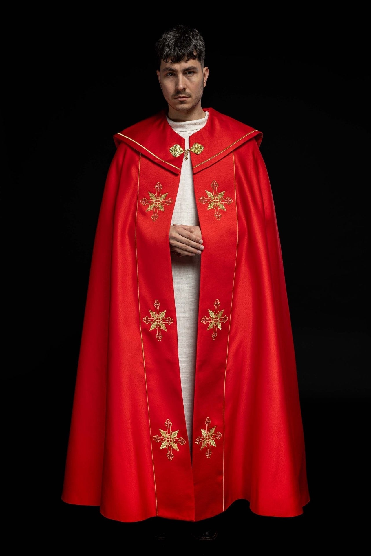 Kapa Eucharystyczna IHS Czerwona Satynowa z Haftem - alba.pl
