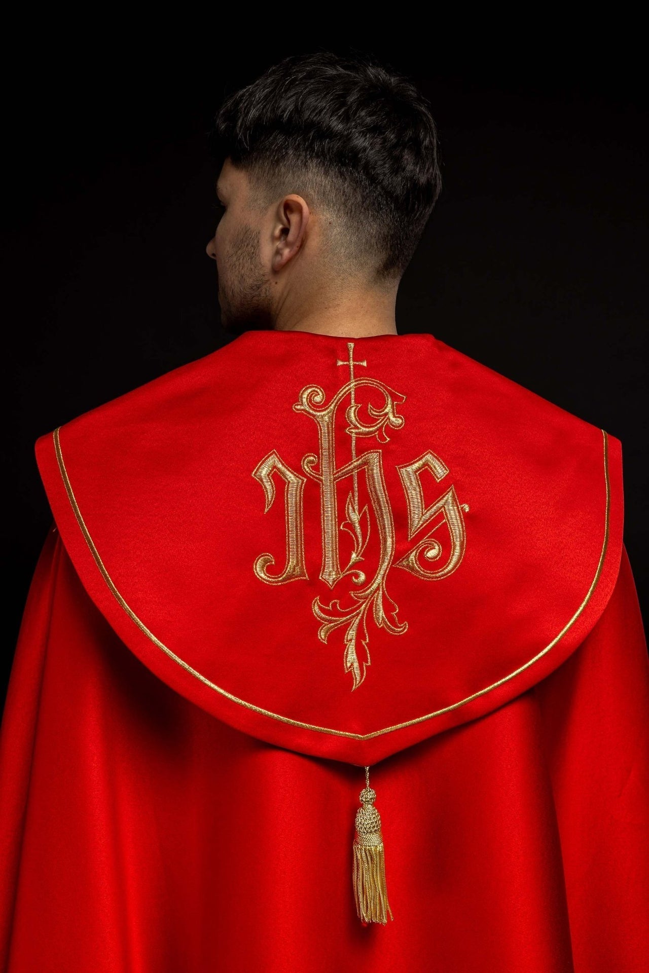 Kapa Eucharystyczna IHS Czerwona Satynowa z Haftem - alba.pl