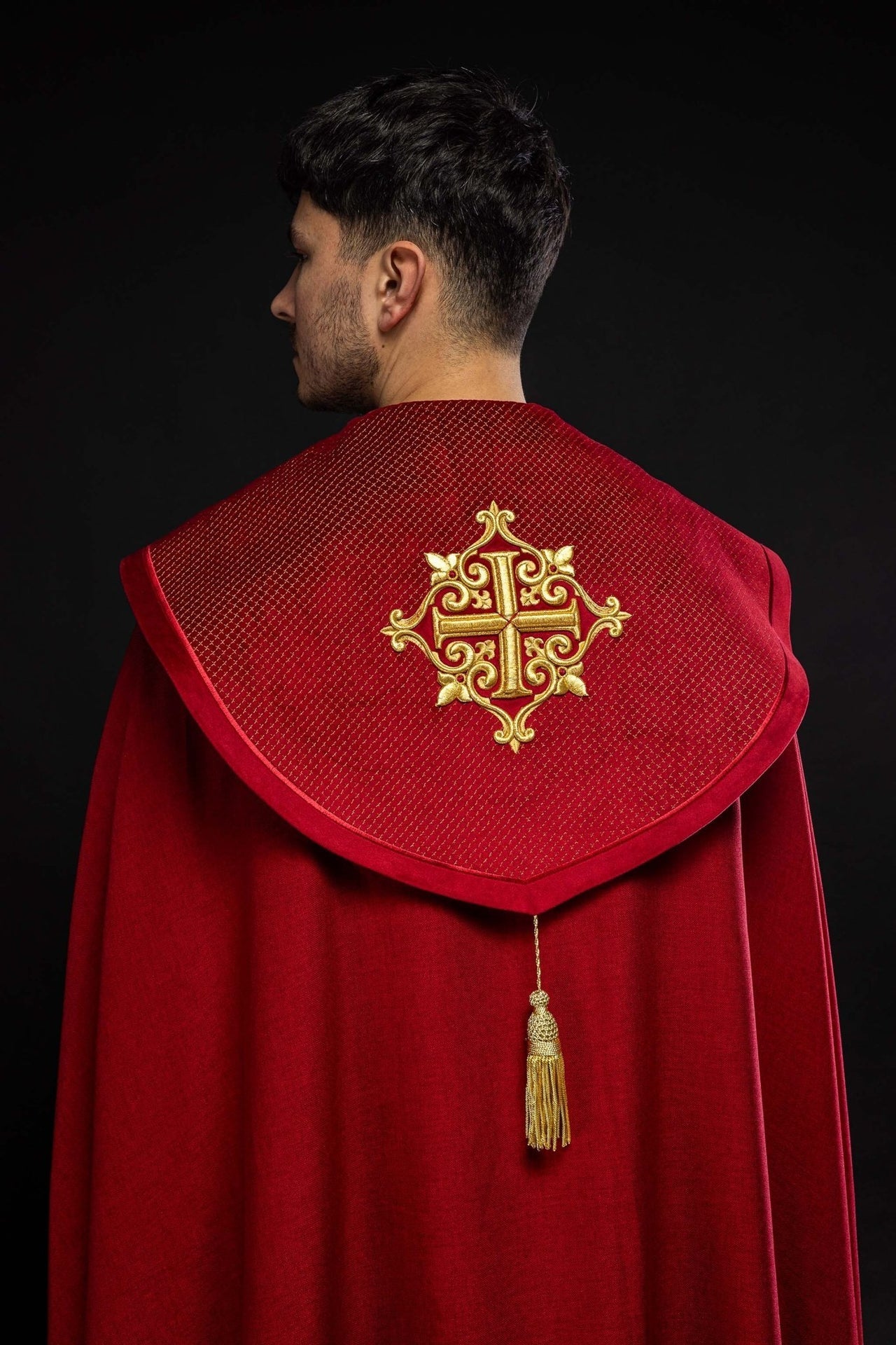 Kapa Liturgiczna Aksamitna Z Haftem Krzyży I Czerwonym Pasem - alba.pl