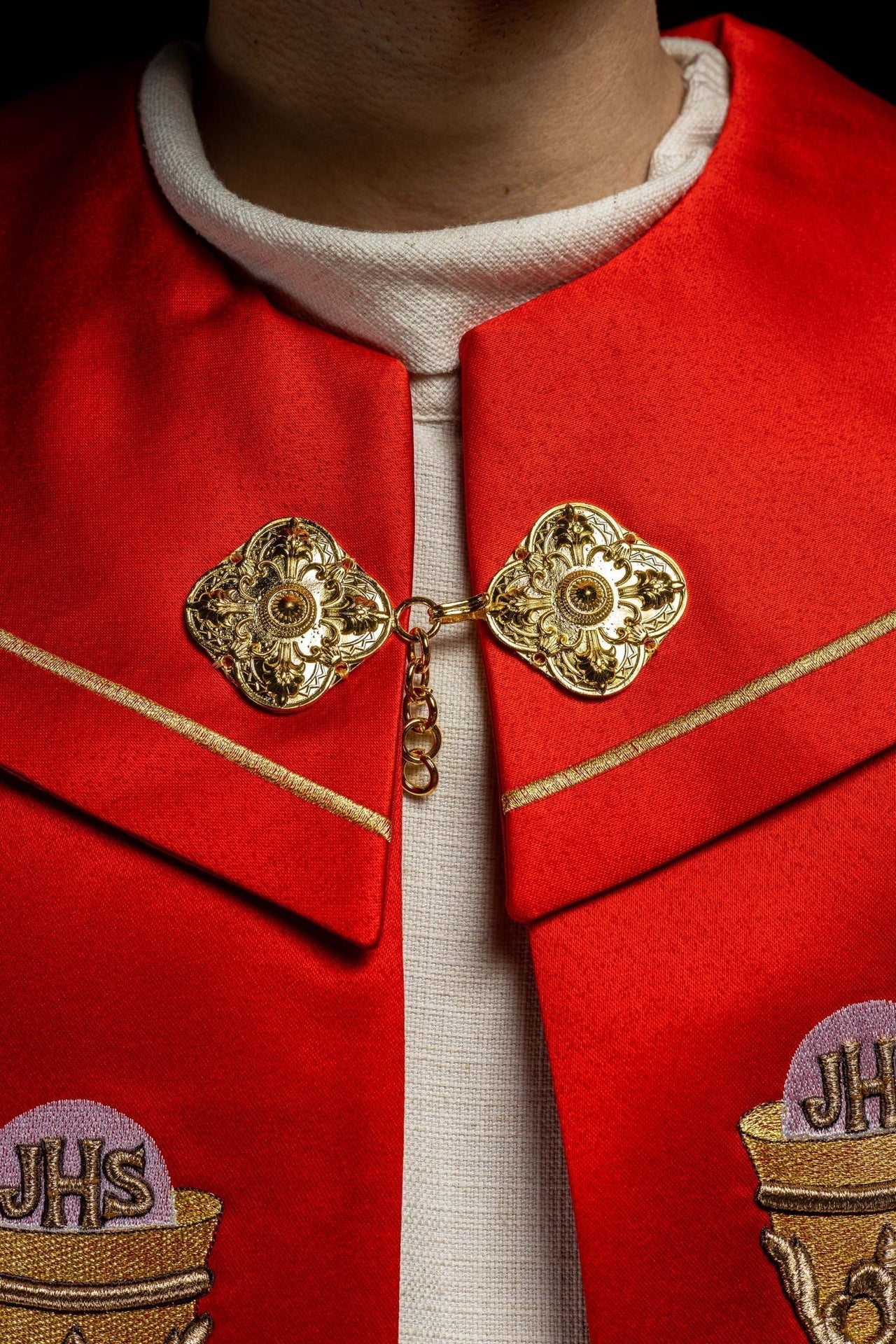 Kapa Liturgiczna Czerwona Haft Kielich IHS Satyna Polska - alba.pl