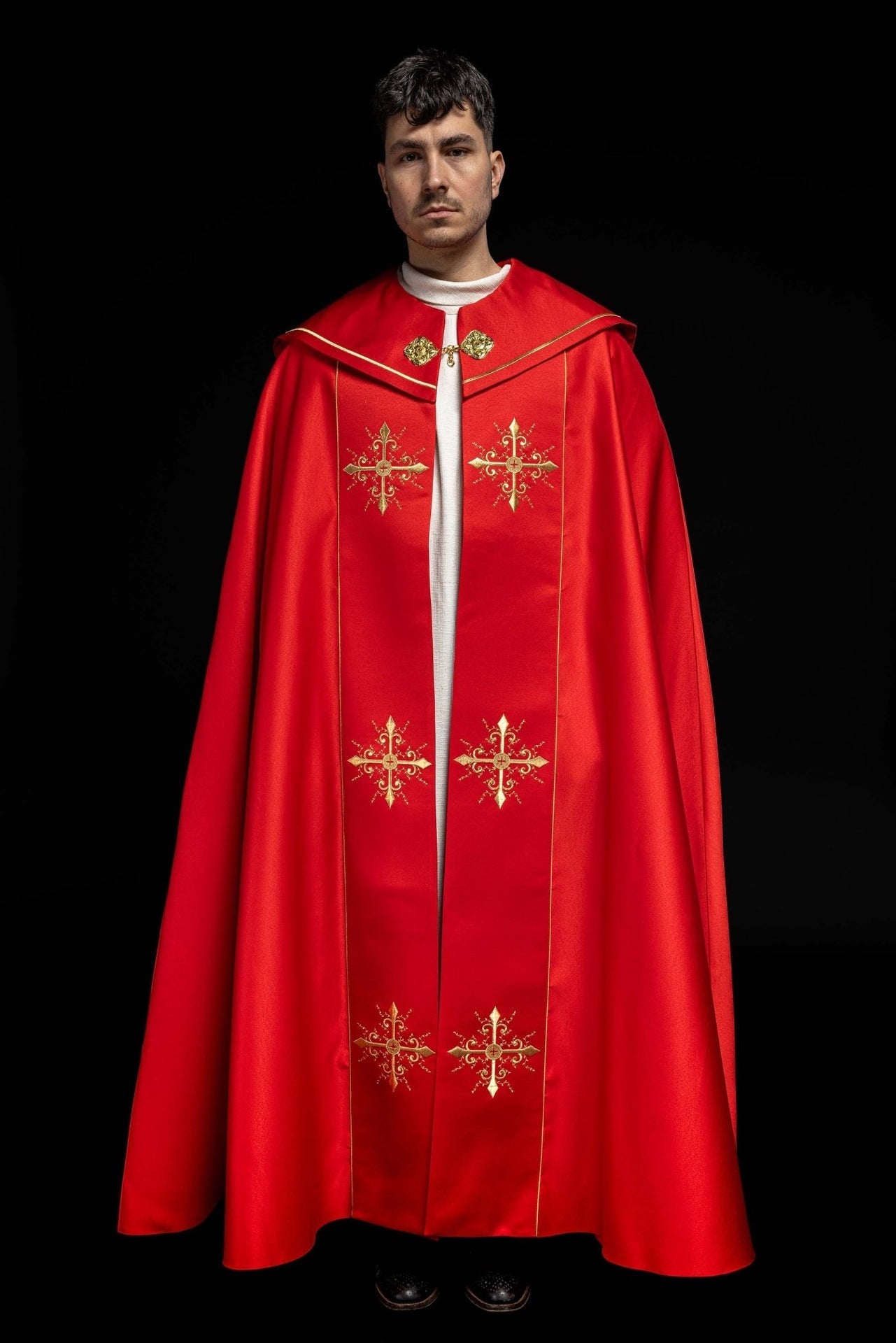 Kapa Liturgiczna Czerwona z Haftem Złotych Krzyży i Stułą - alba.pl