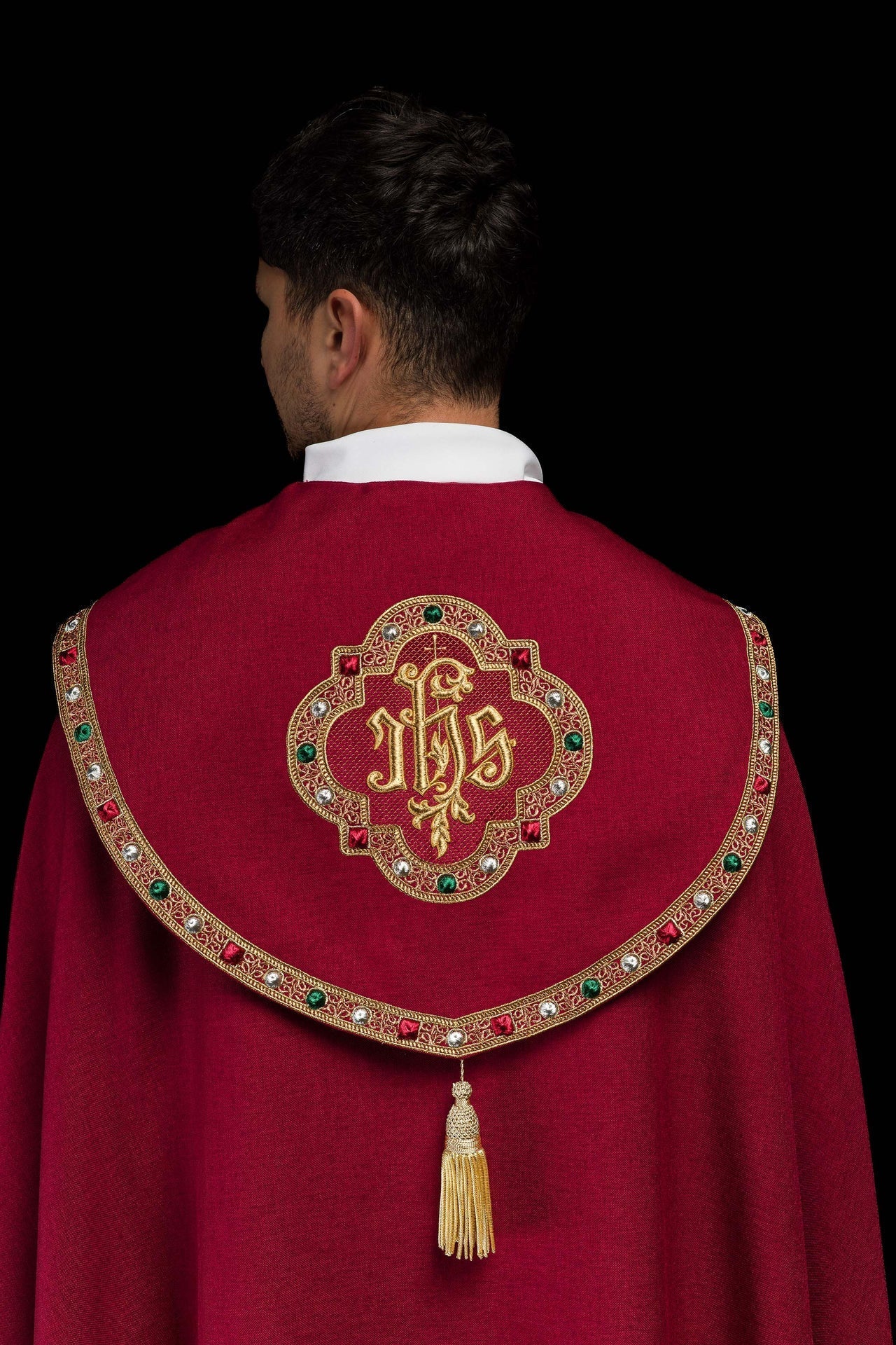 Kapa Liturgiczna Czerwona Złoty Haft IHS - Satyna Nabłyszczana - alba.pl