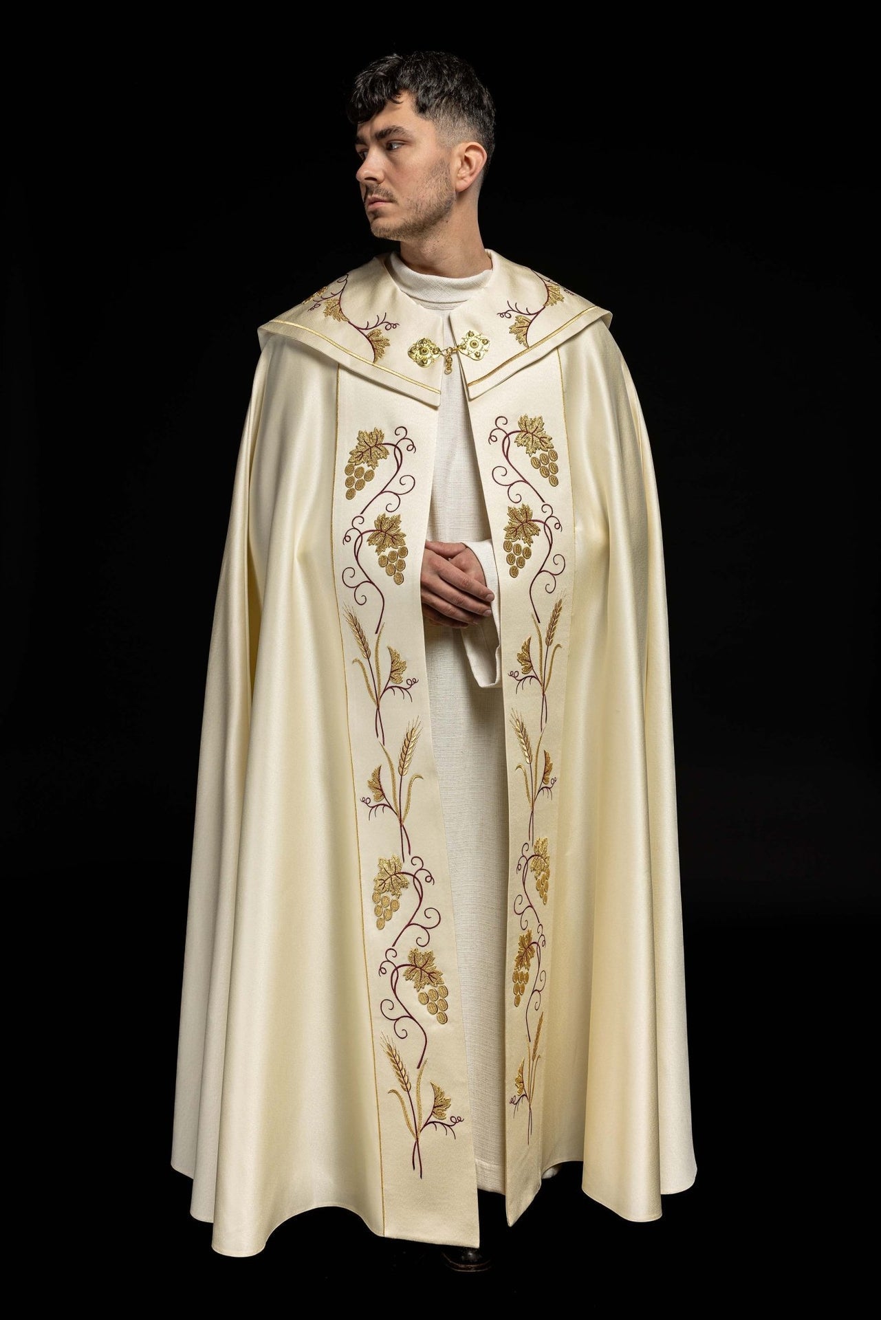 Kapa Liturgiczna Ecru IHS Winogrona - Złoto Bordowy Haft - alba.pl