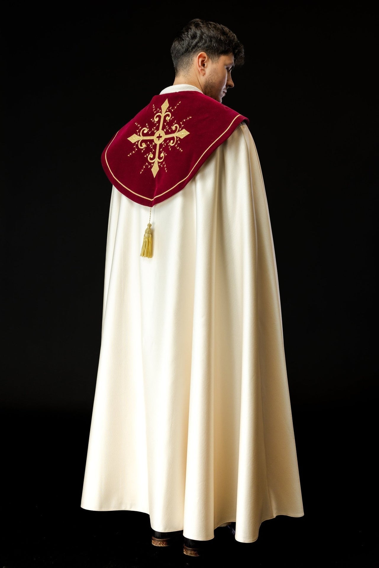 Kapa Liturgiczna Haftowana ze Złotym Krzyżem i Bordowym Pasem - alba.pl