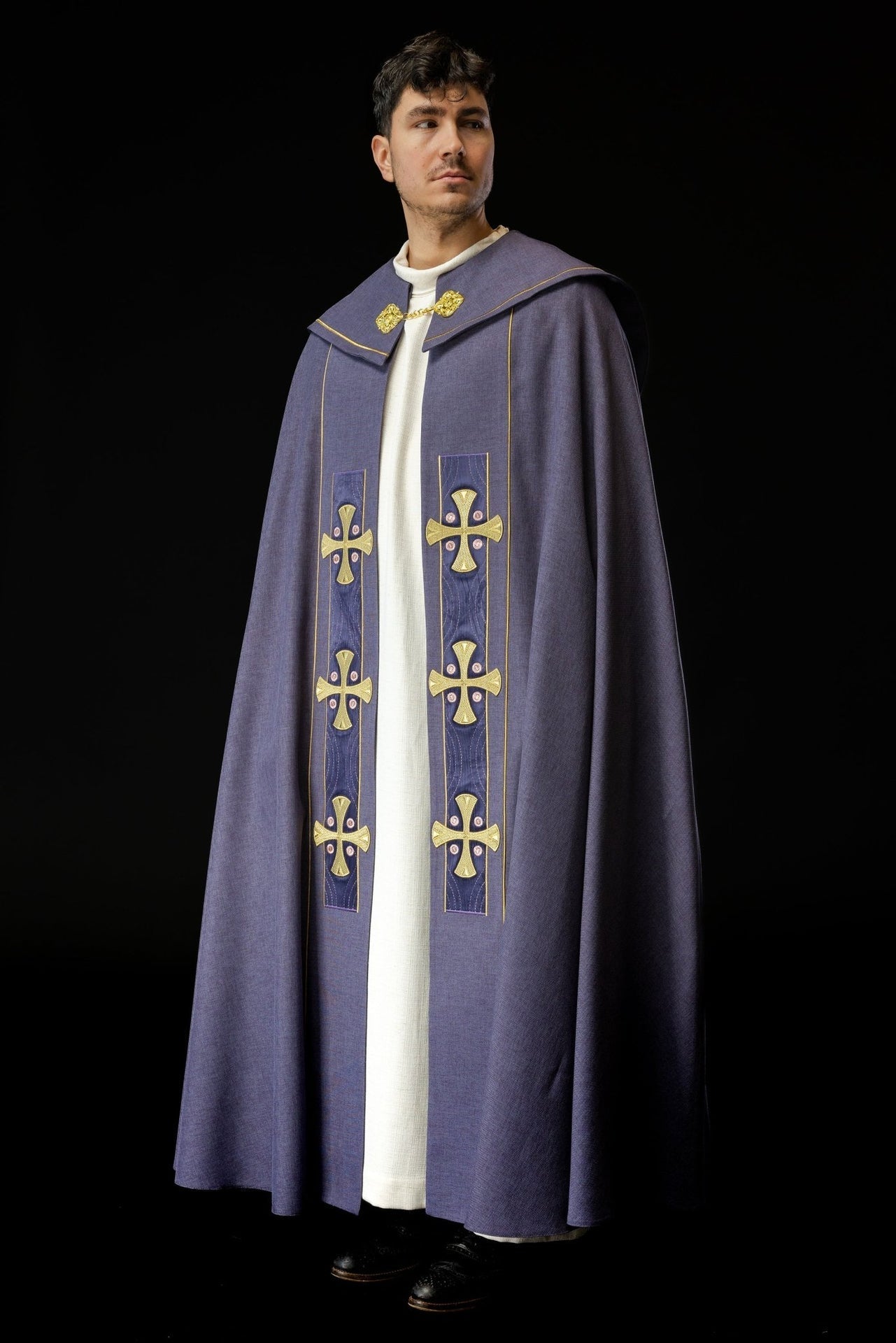 Kapa Liturgiczna Haftowana Złotymi Krzyżami z Aksamitnym Kołnierzem - alba.pl