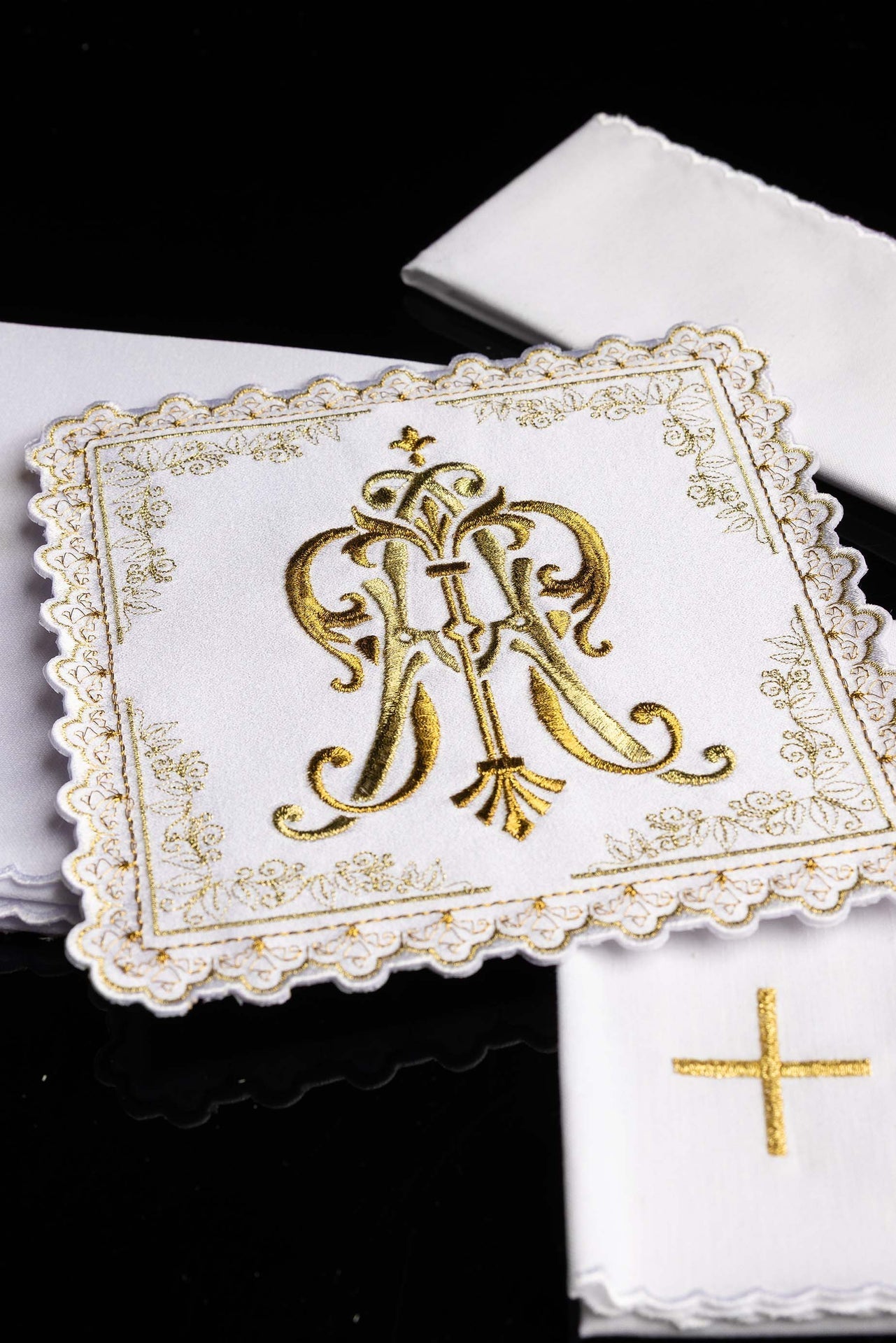 Liturgiczny Komplet Kielichowy Maryjny Złoty Haft - Alba.pl - alba.pl