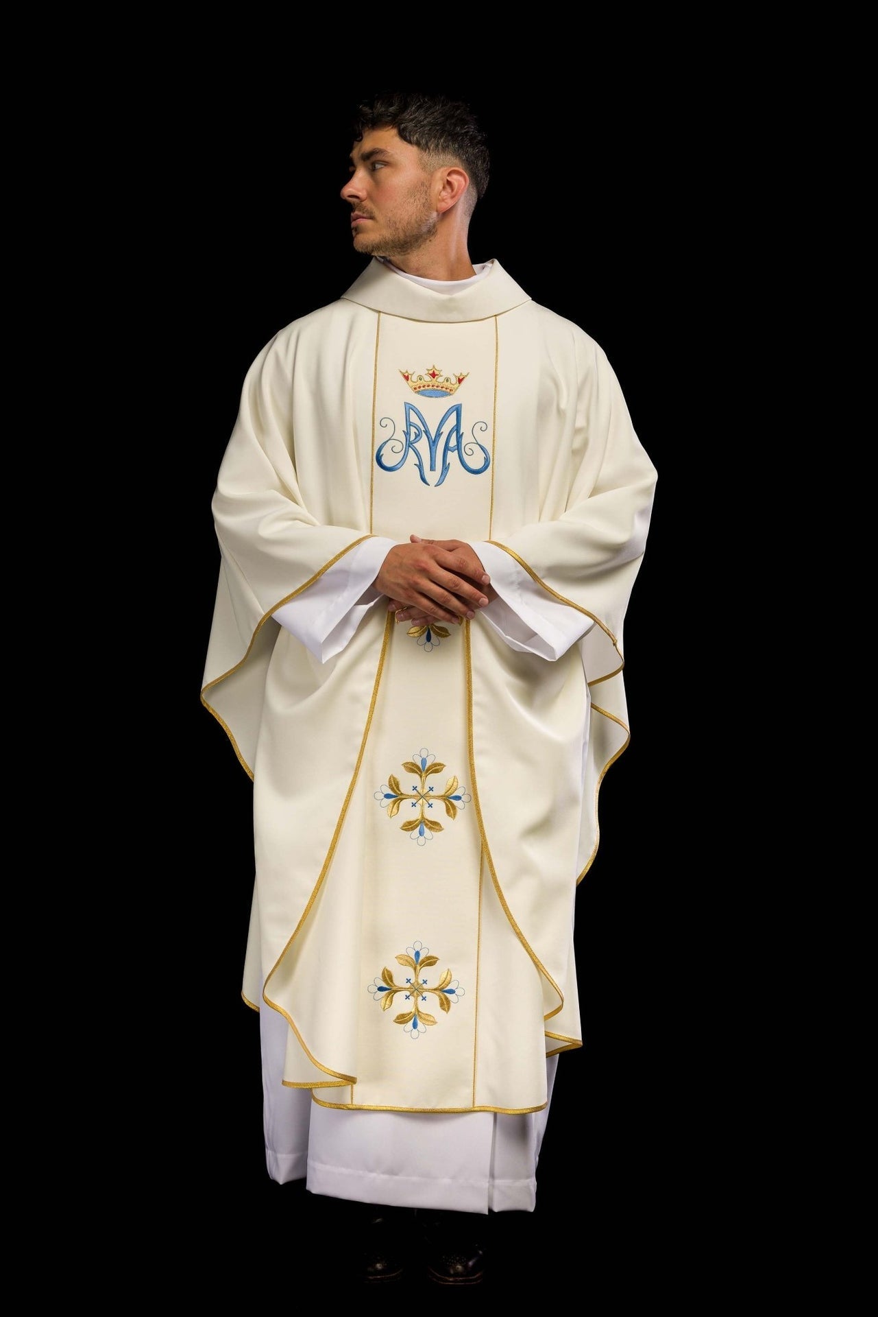 Maryjny Ornat Liturgiczny z Haftem Lilli i Złotą Lamówką - alba.pl