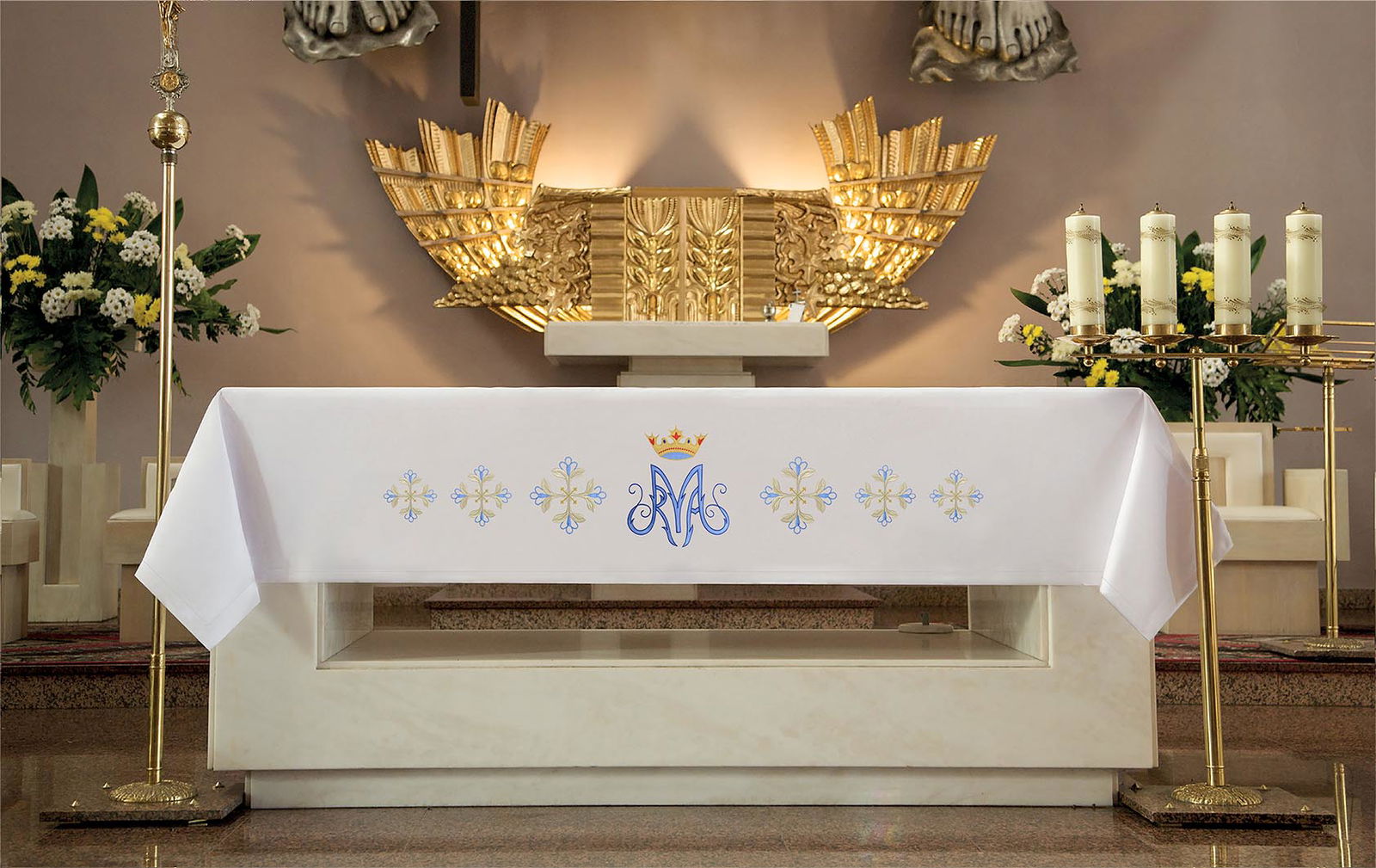 Obrus Ołtarzowy z Haftem Maryjnym Niebieskim Plamoodporny - alba.pl