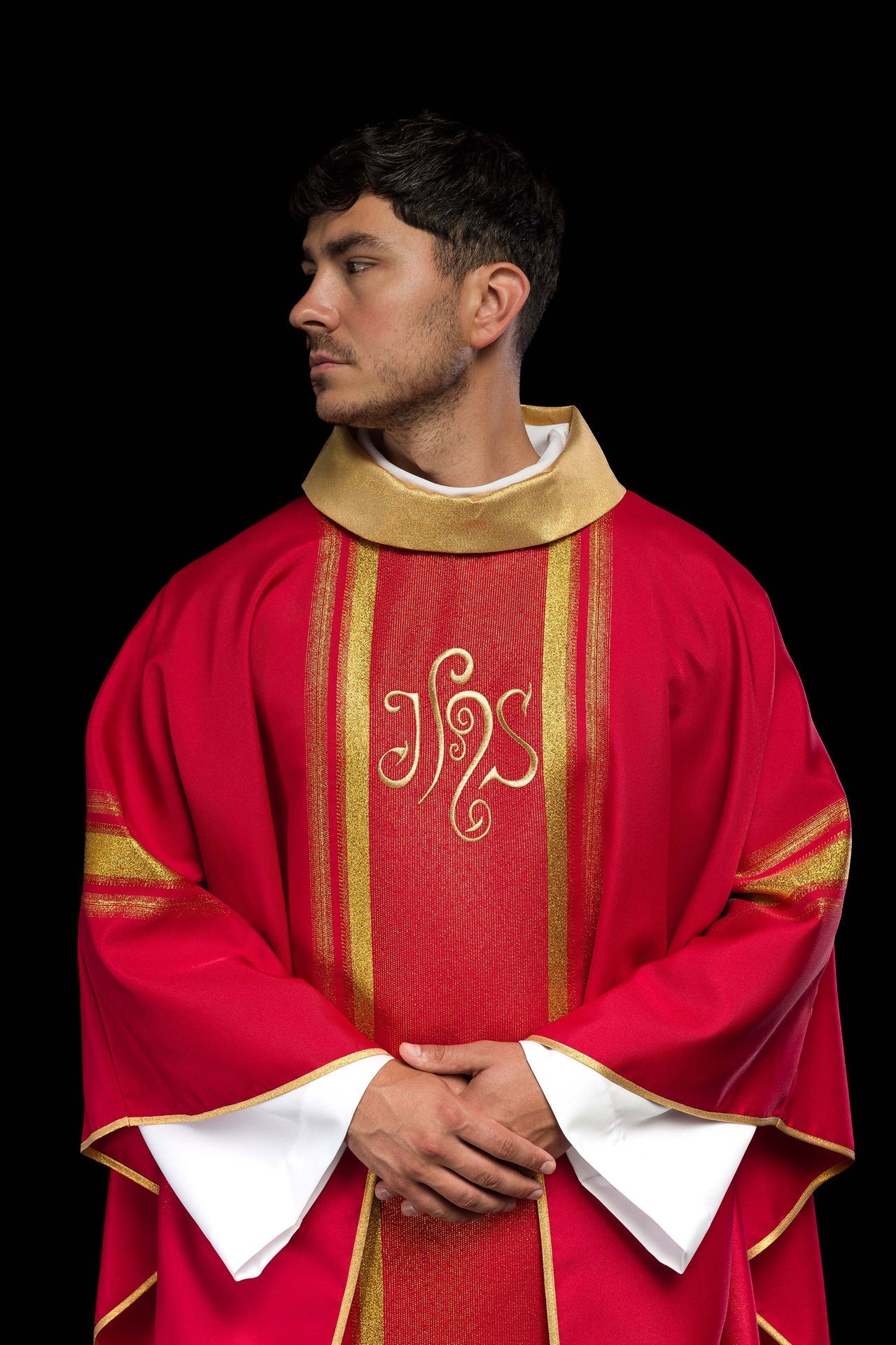 Ornat Czerwony IHS Haftowany Złotem - Elegancki Strój Liturgiczny - alba.pl