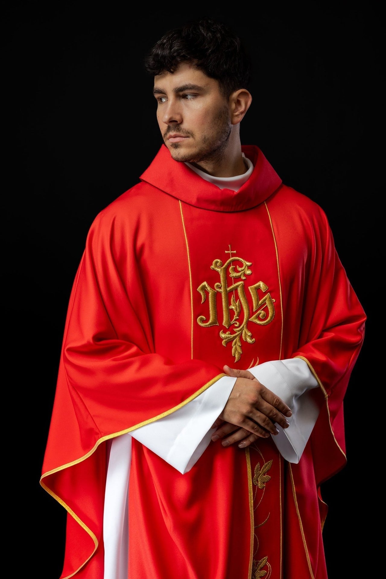 Ornat Czerwony Liturgiczny z Haftem Florystycznym IHS - alba.pl