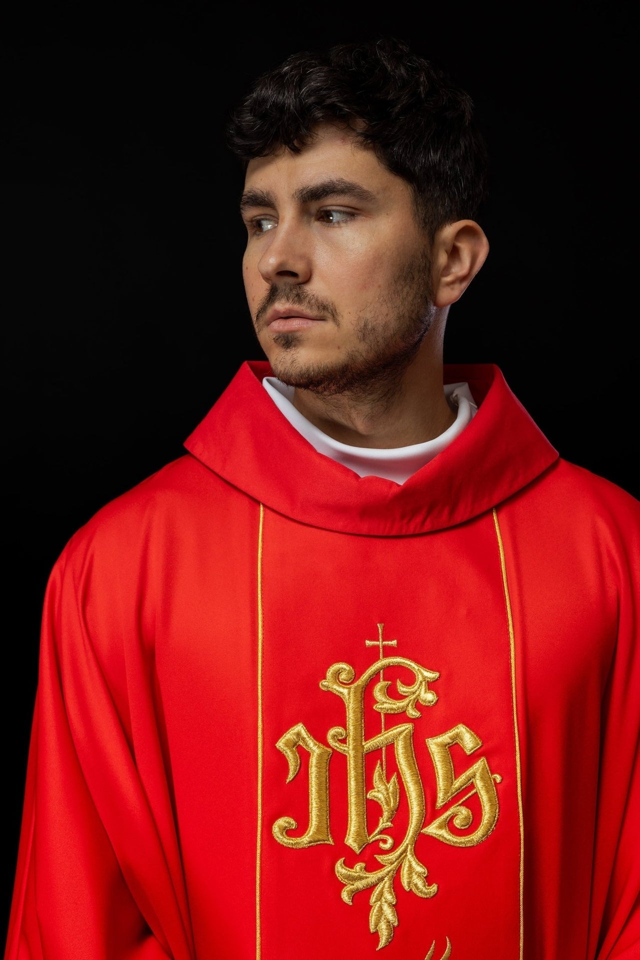 Ornat Czerwony Liturgiczny z Haftem Florystycznym IHS - alba.pl