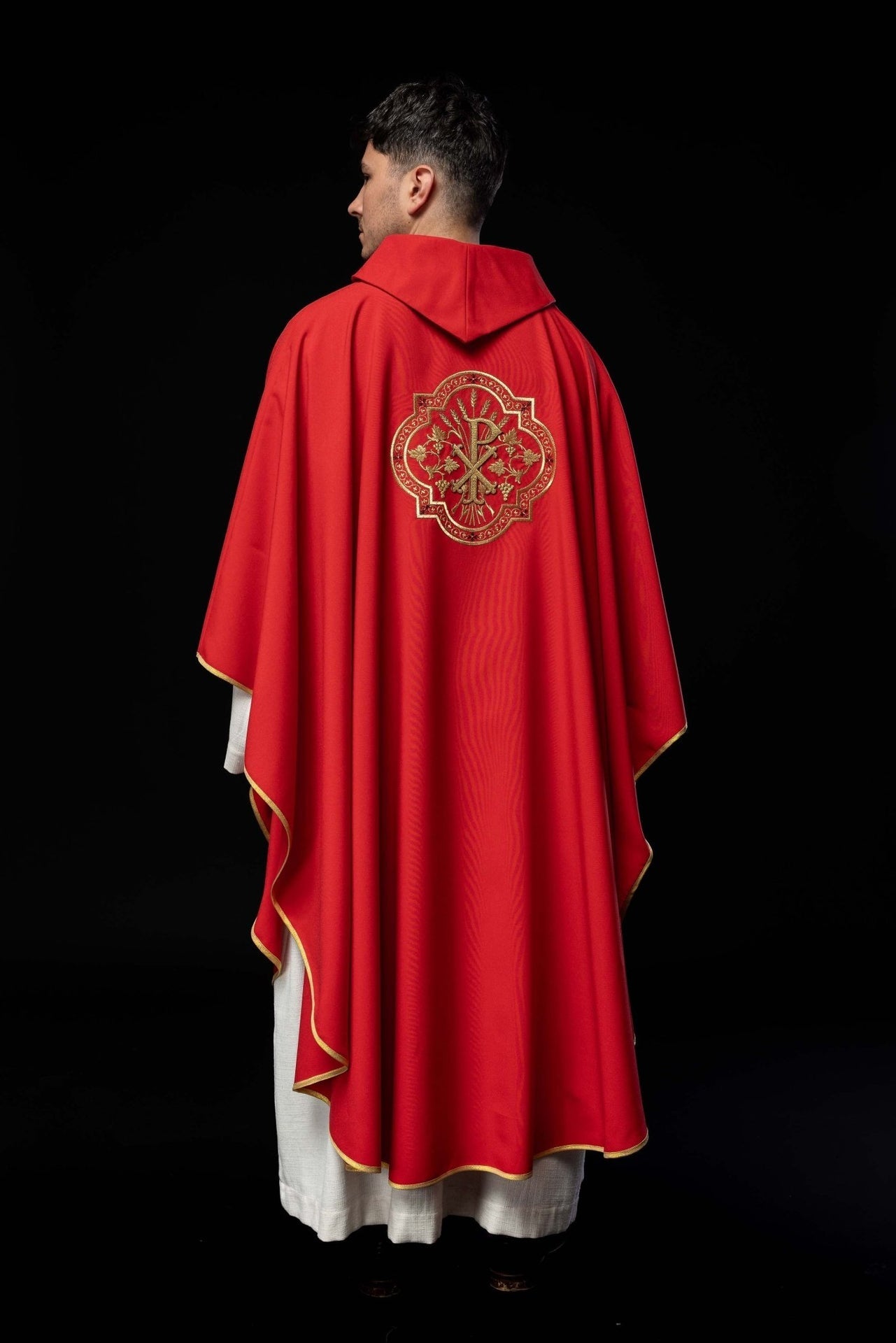 Ornat Czerwony z Haftem IHS i PAX - Elegancki Strój Liturgiczny - alba.pl