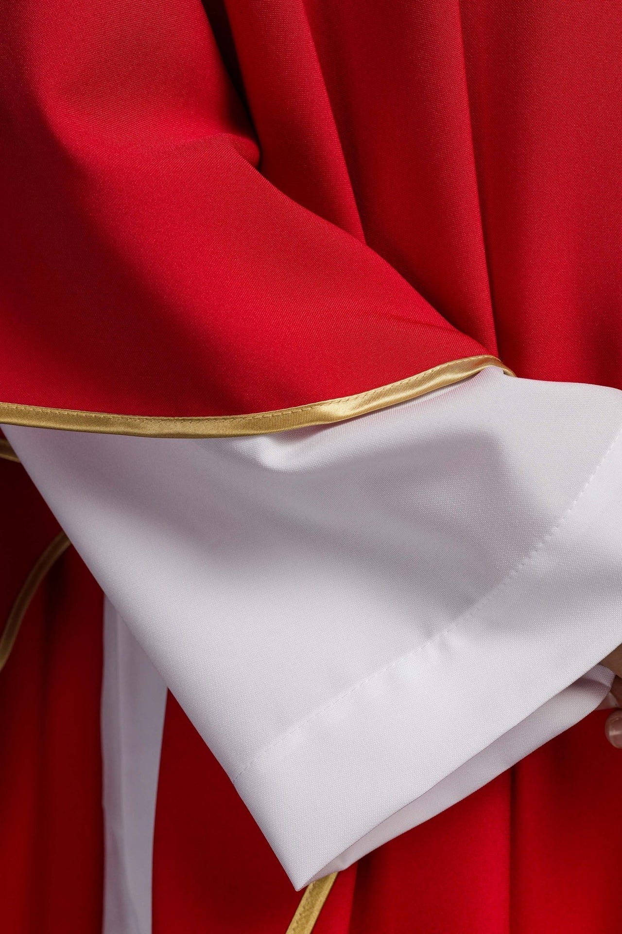 Ornat Czerwony z Haftowanym Krzyżem i Kłosami Eucharystycznymi - alba.pl