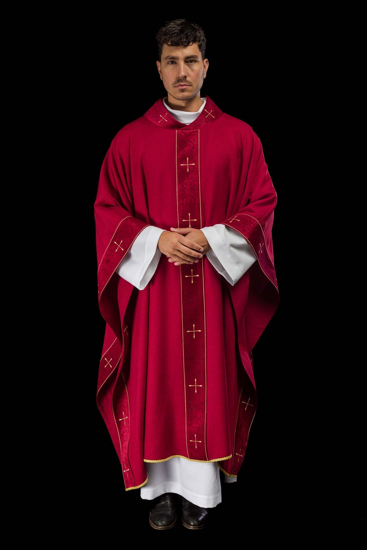 Ornat Czerwony z Haftowanym Pasem i Krzyżami - Elegancki Strój Liturgiczny - alba.pl