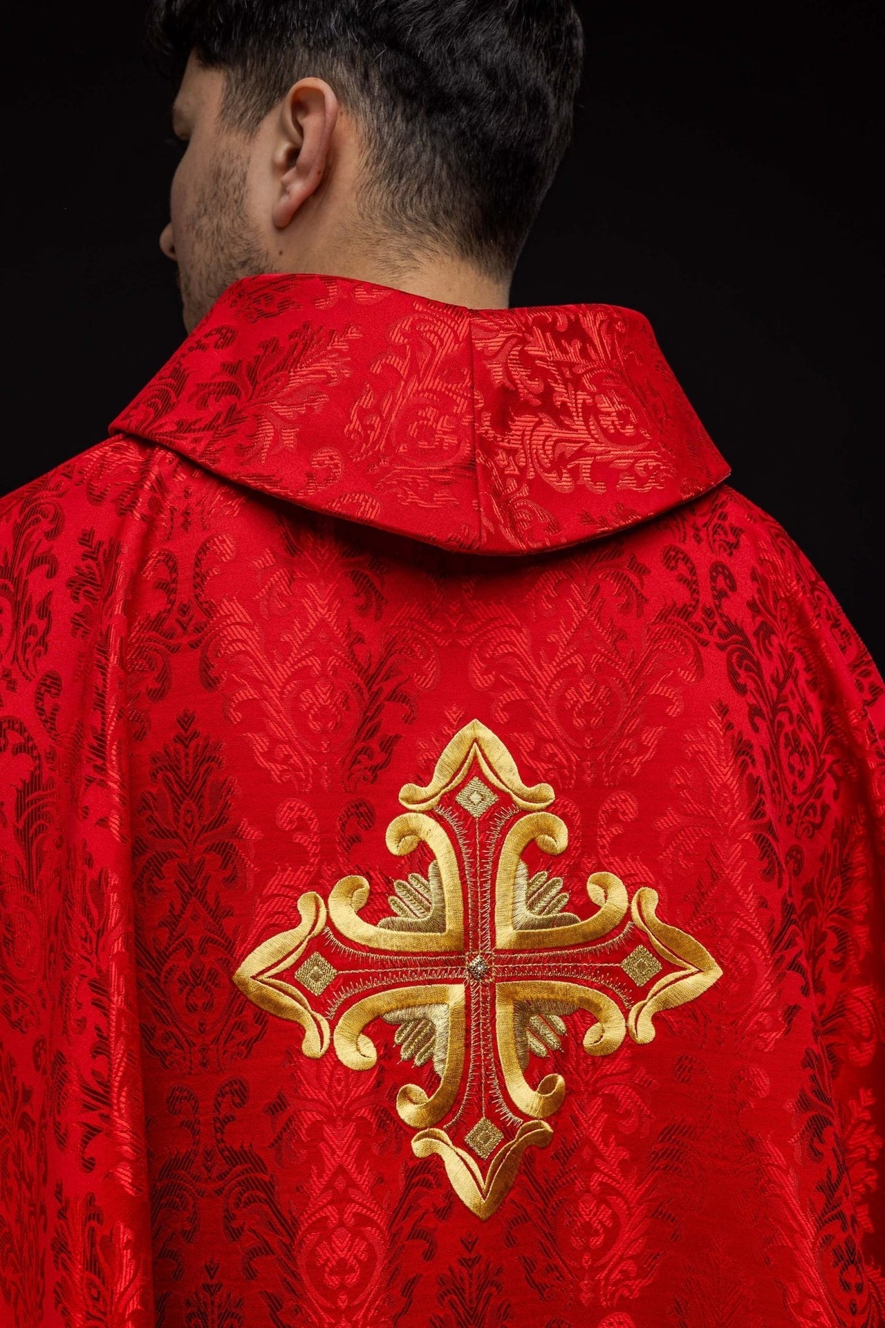 Ornat Czerwony z Krzyżem Złotym - Polska Produkcja - alba.pl