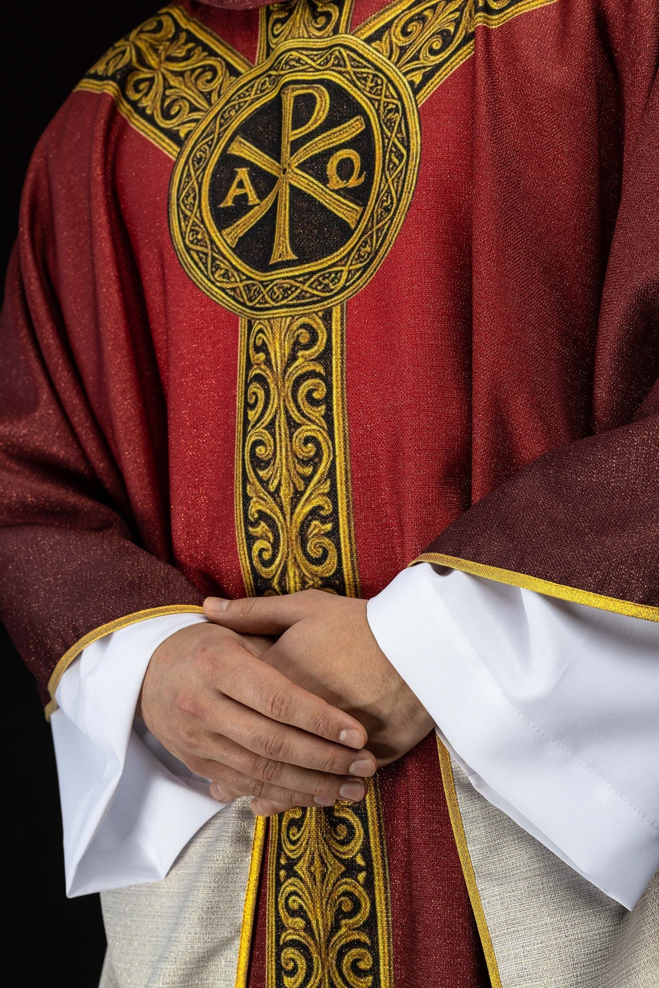 Ornat drukowany Pax czerwony z bogatym złotym zdobieniem - alba.pl