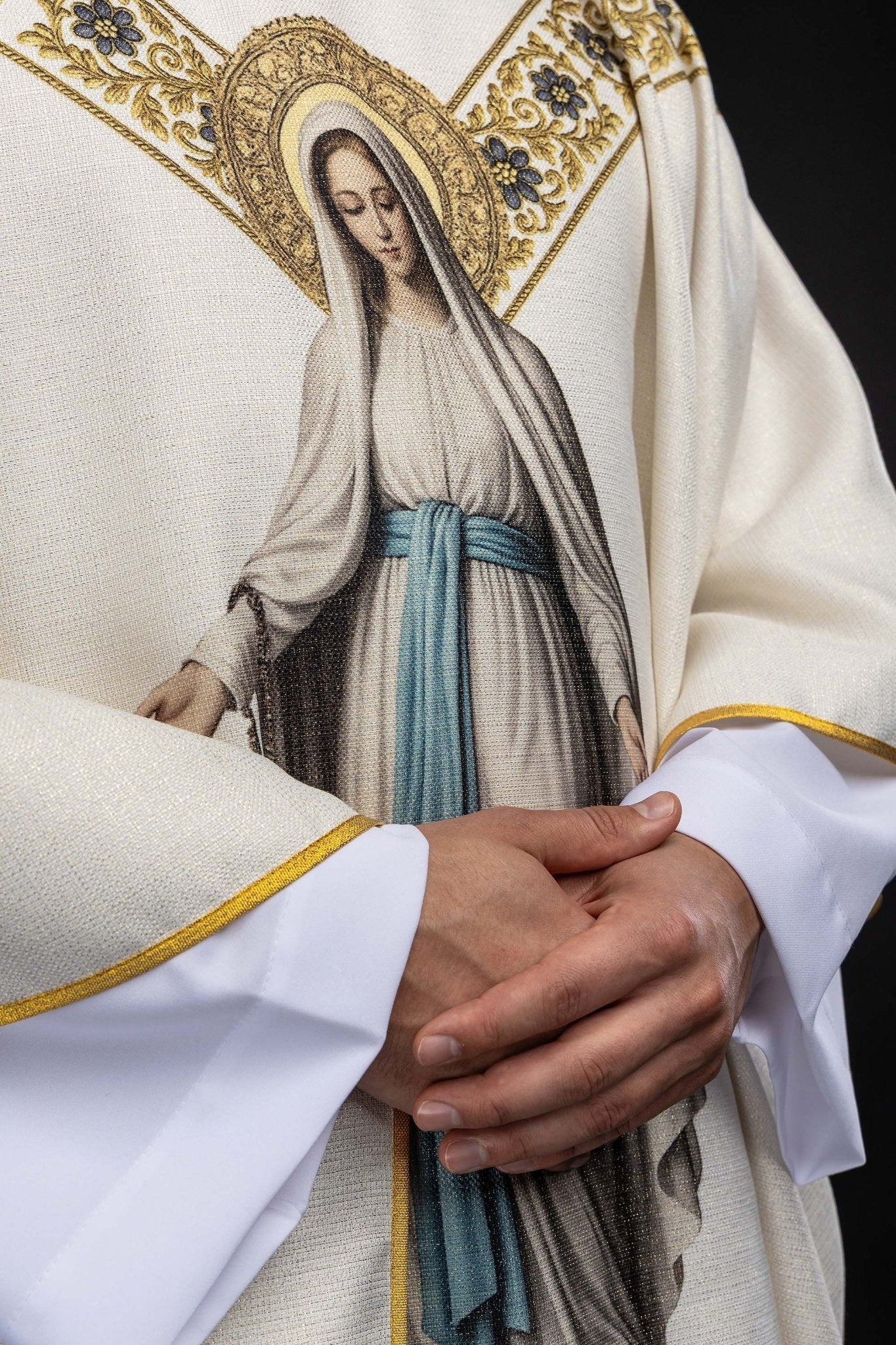 Ornat drukowany z wizerunkiem Matki Bożej z Lourdes - alba.pl