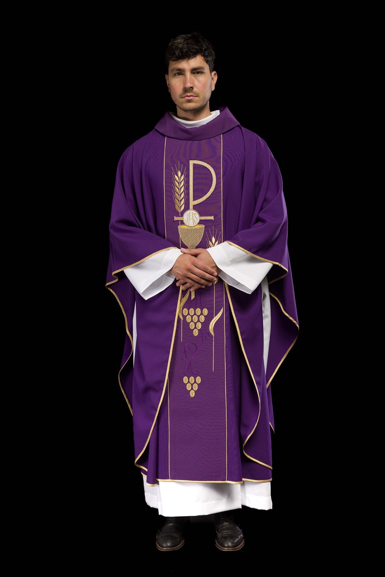 Ornat Fioletowy Haftowany Kielich IHS - Elegancka Szata Liturgiczna - alba.pl