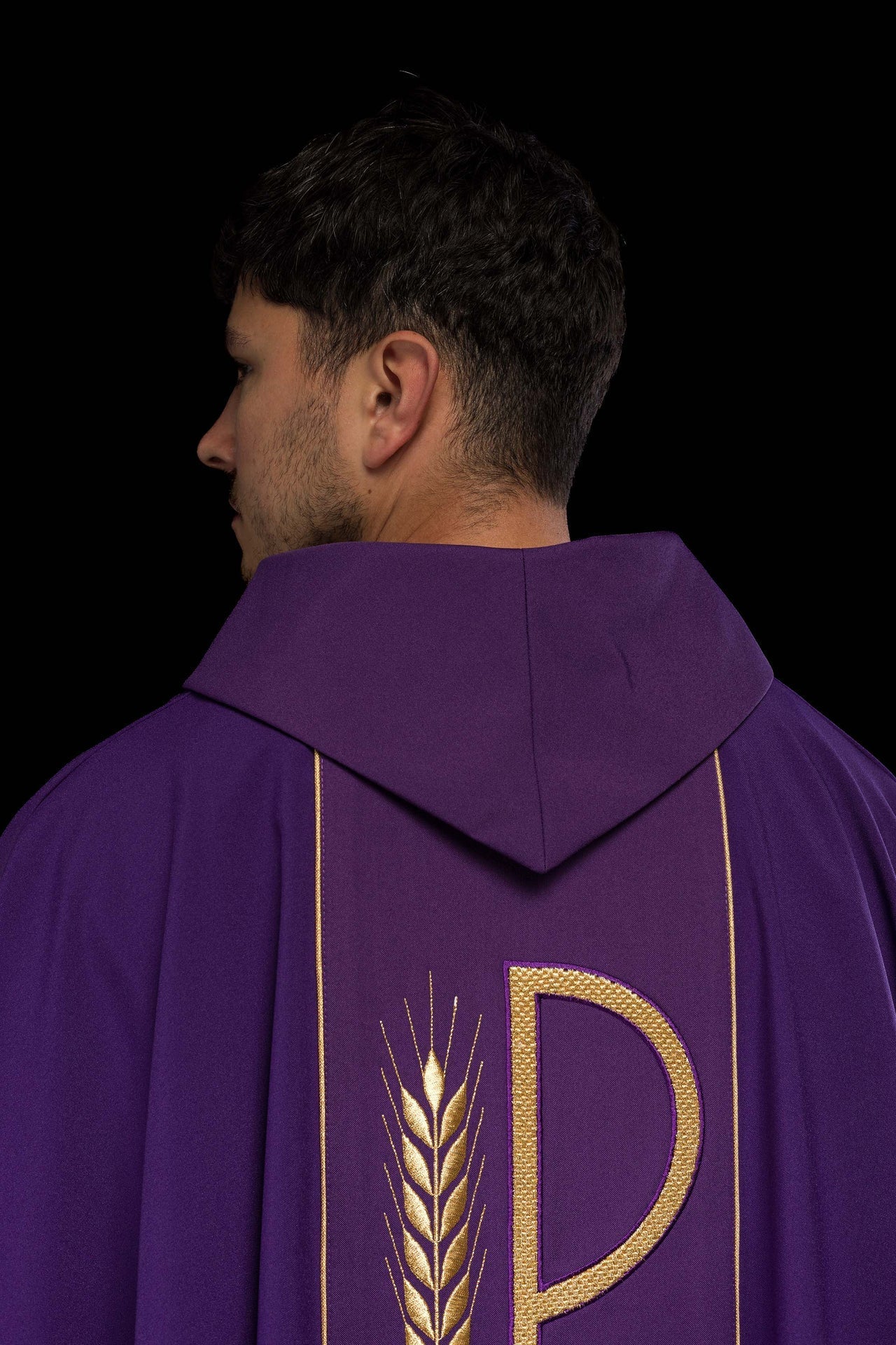 Ornat Fioletowy Haftowany Kielich IHS - Elegancka Szata Liturgiczna - alba.pl