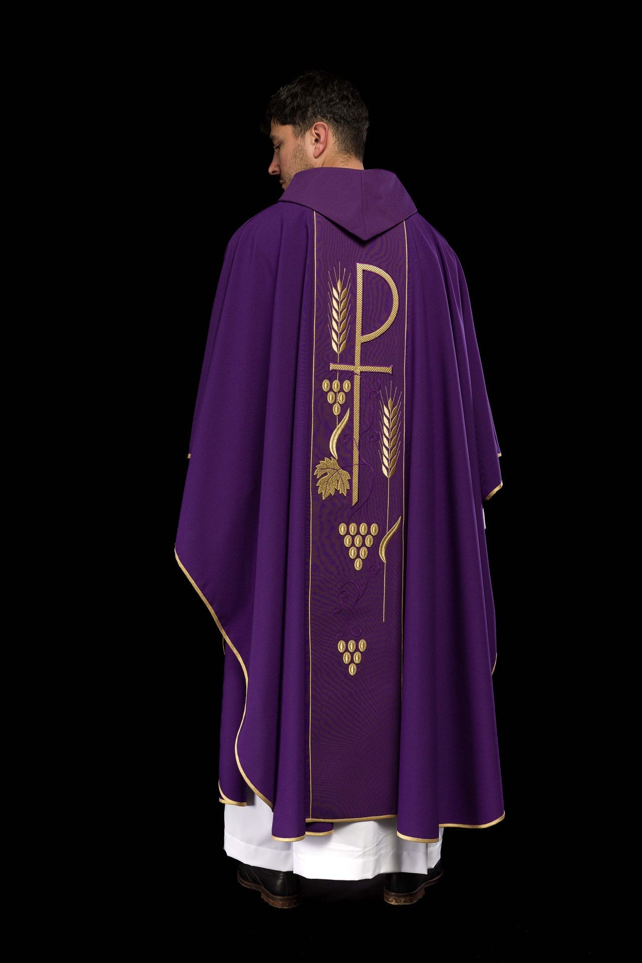 Ornat Fioletowy Haftowany Kielich IHS - Elegancka Szata Liturgiczna - alba.pl