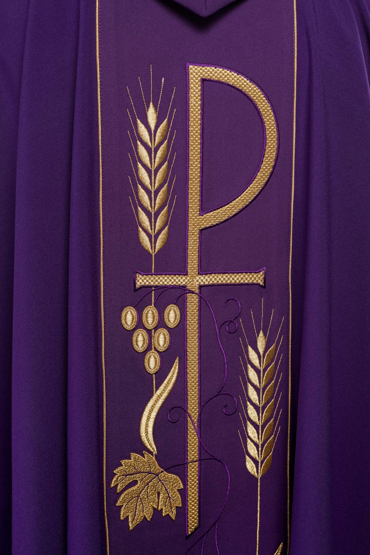 Ornat Fioletowy Haftowany Kielich IHS - Elegancka Szata Liturgiczna - alba.pl