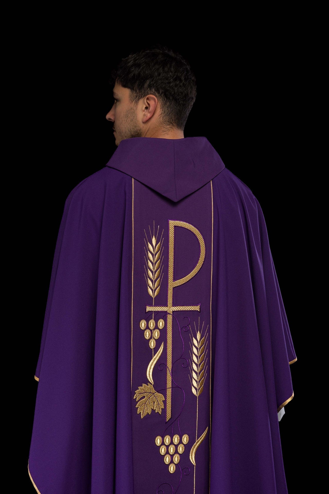 Ornat Fioletowy Haftowany Kielich IHS - Elegancka Szata Liturgiczna - alba.pl