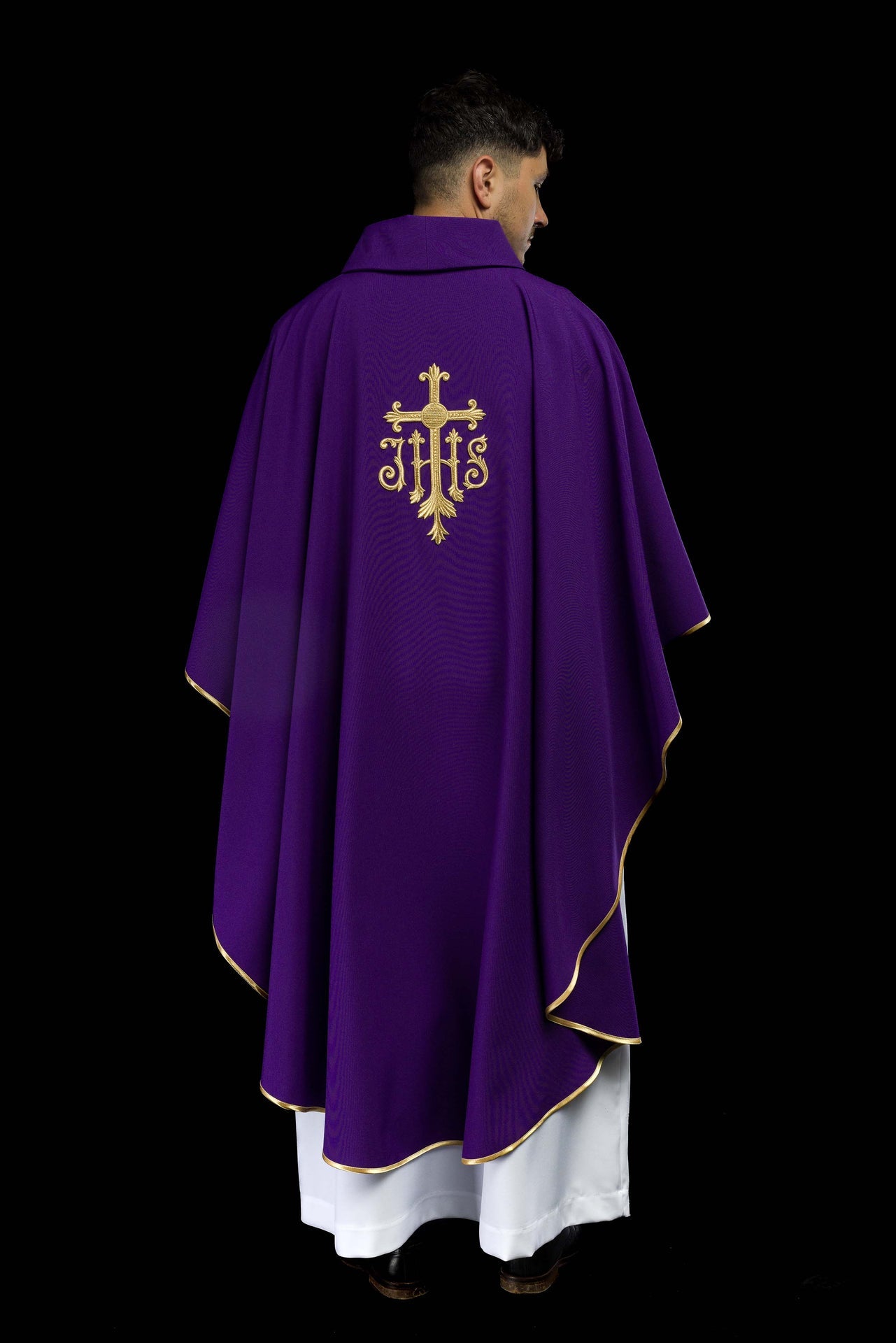 Ornat Fioletowy Haftowany Krzyżem IHS - Szata Liturgiczna - alba.pl