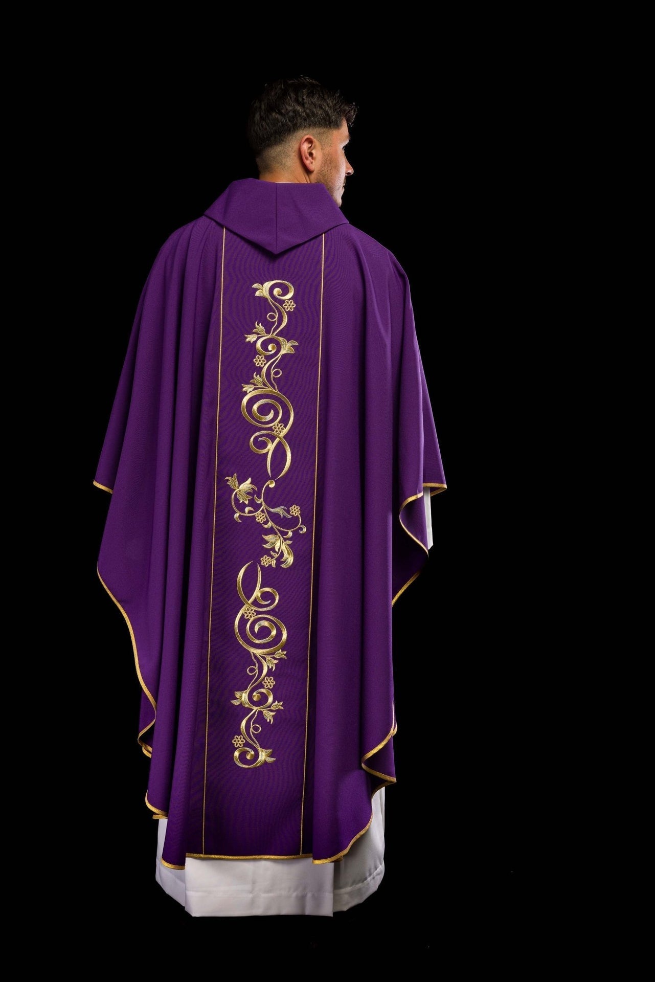 Ornat Fioletowy IHS Złoty Haft Liturgiczny - Elegancki Strój Mszy Świętej - alba.pl